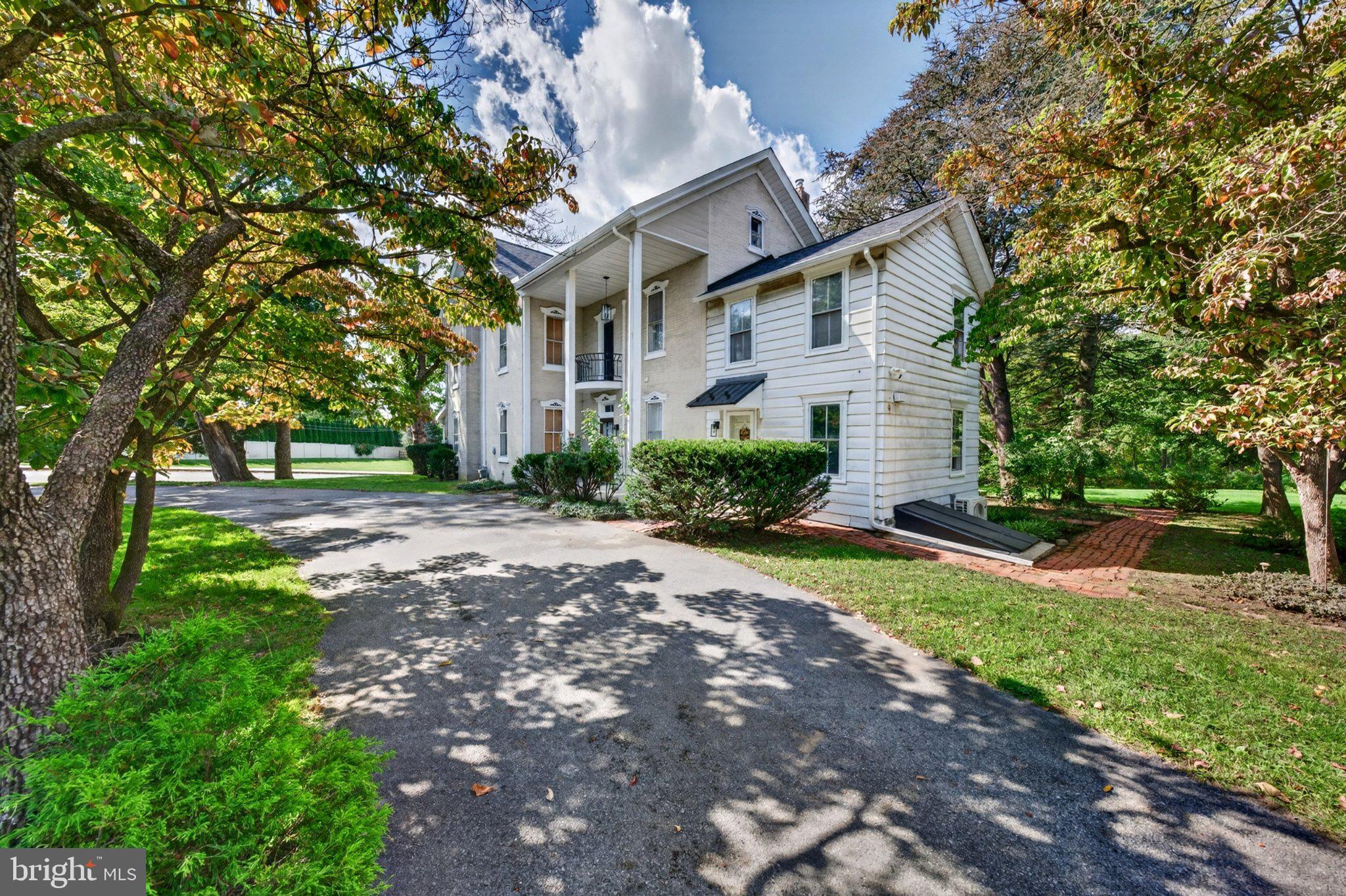 319 W 27TH STREET