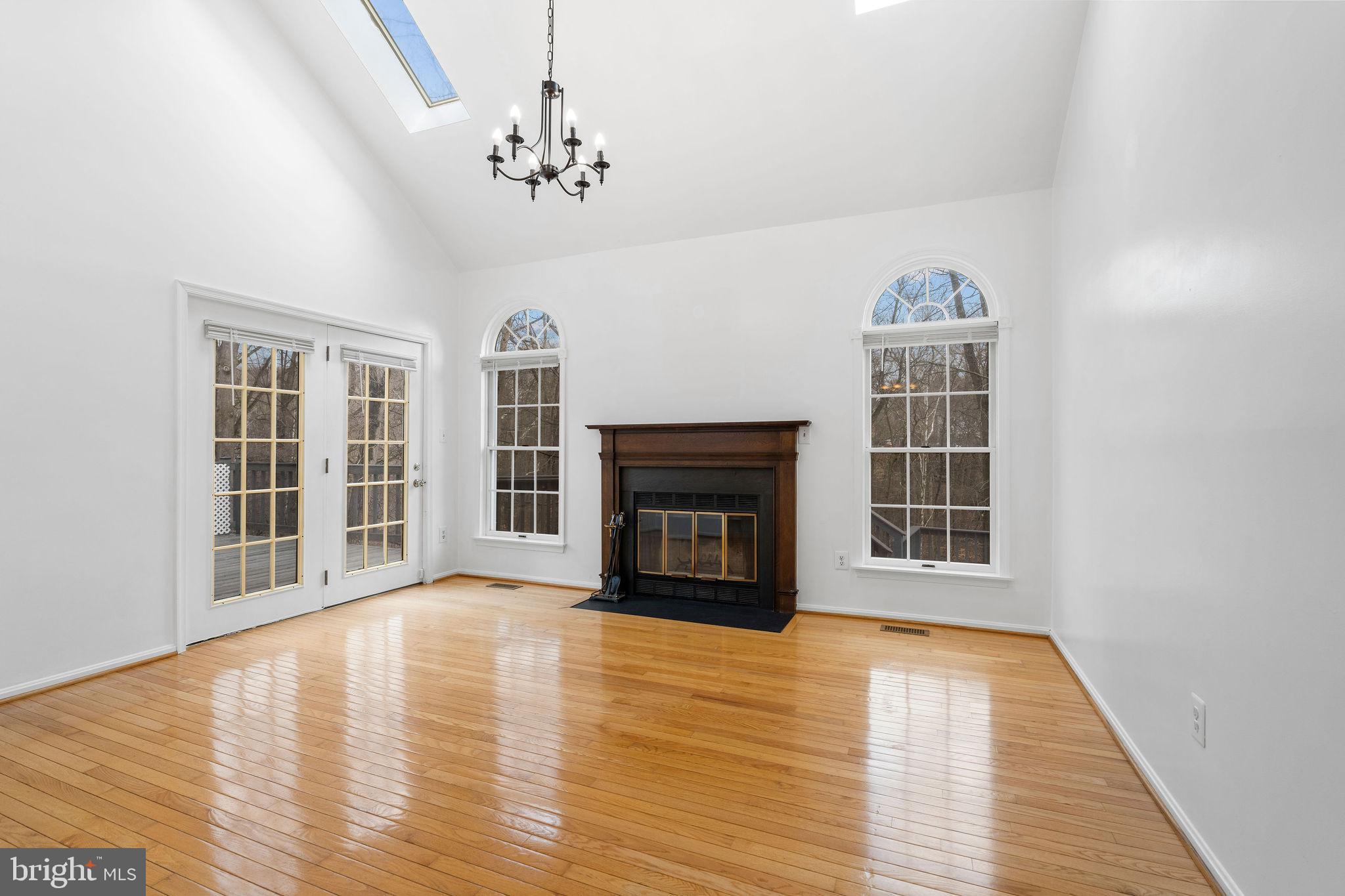 MEADOW WOODS - Residential