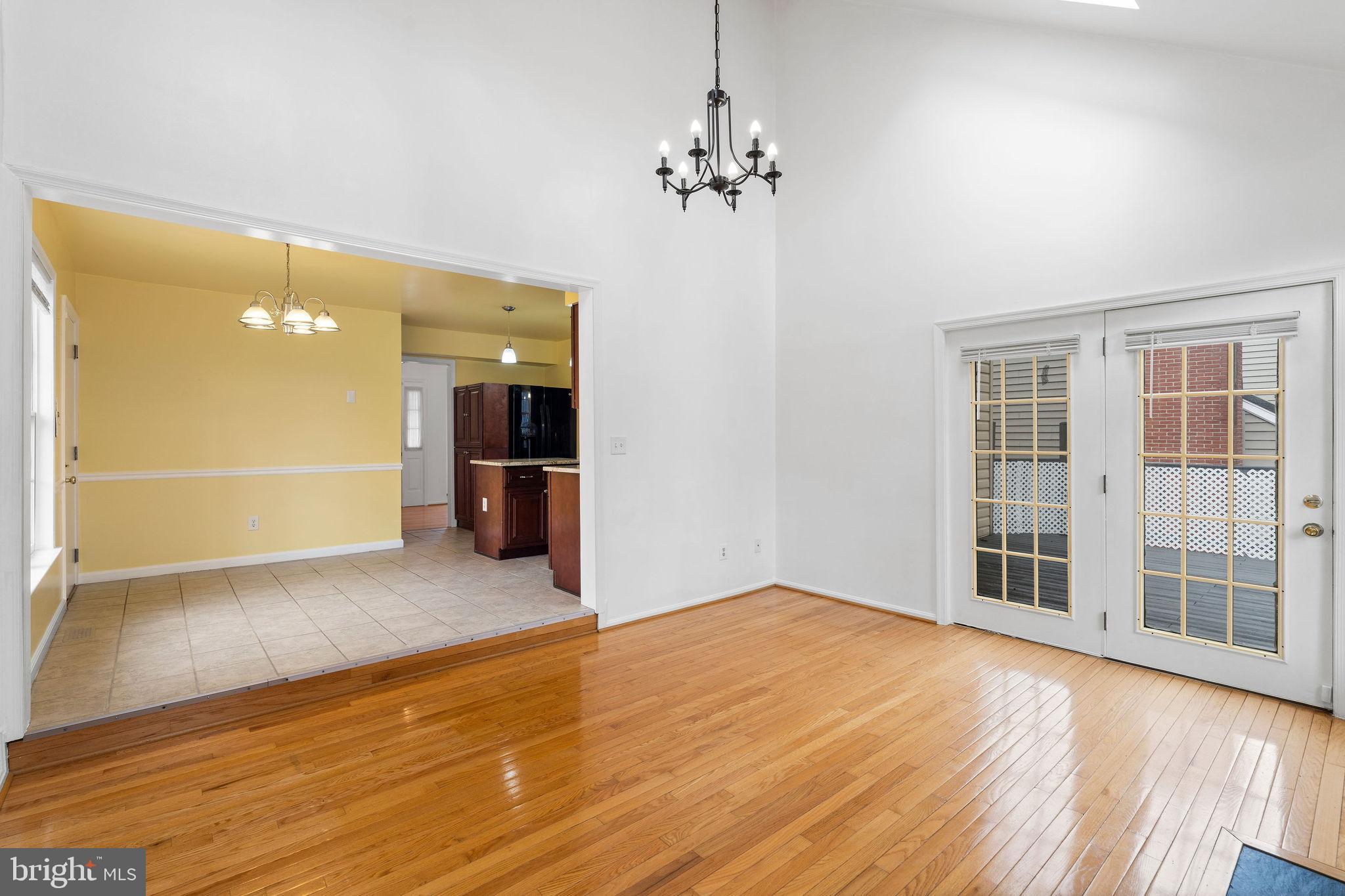 MEADOW WOODS - Residential