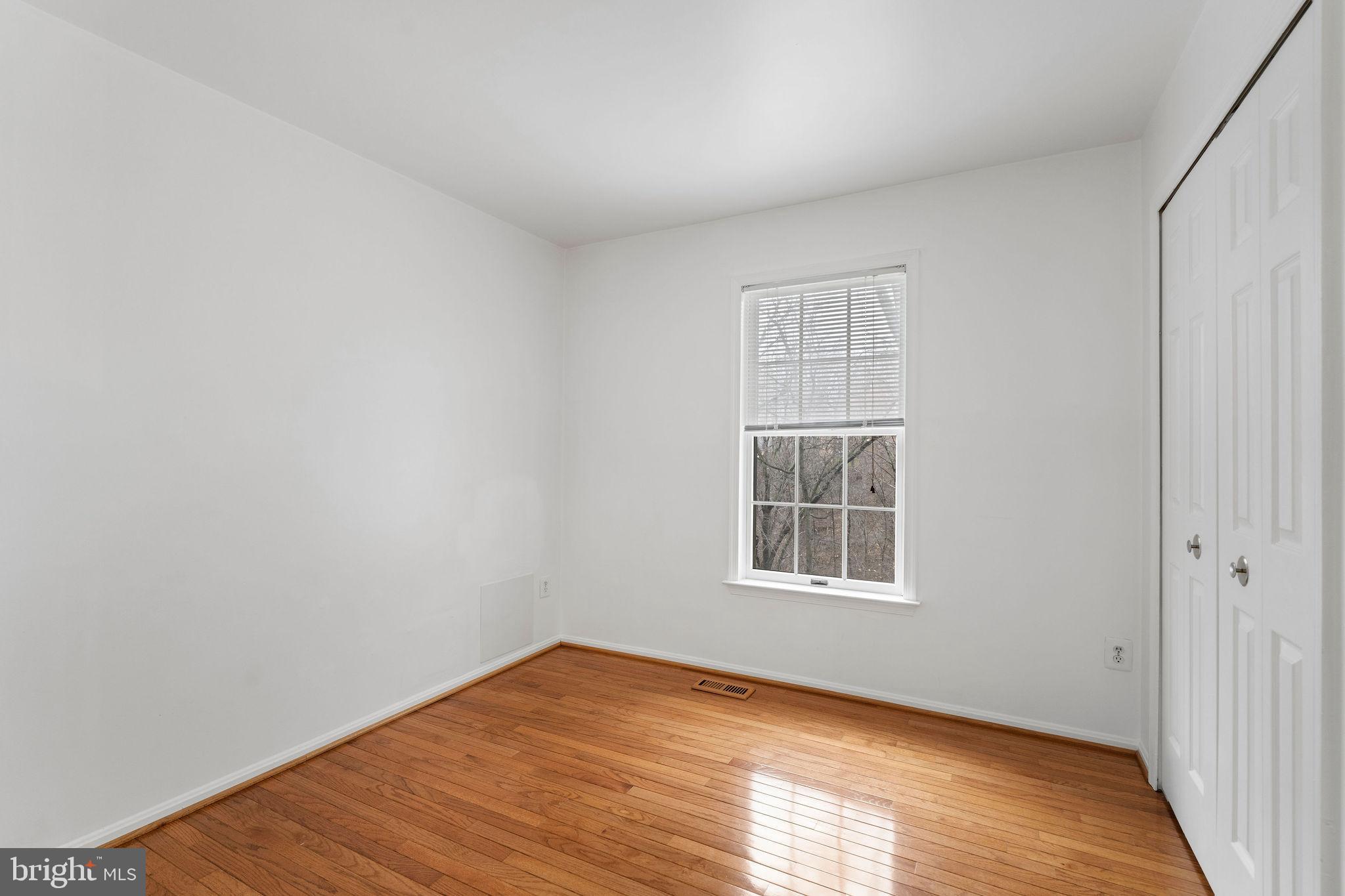 MEADOW WOODS - Residential