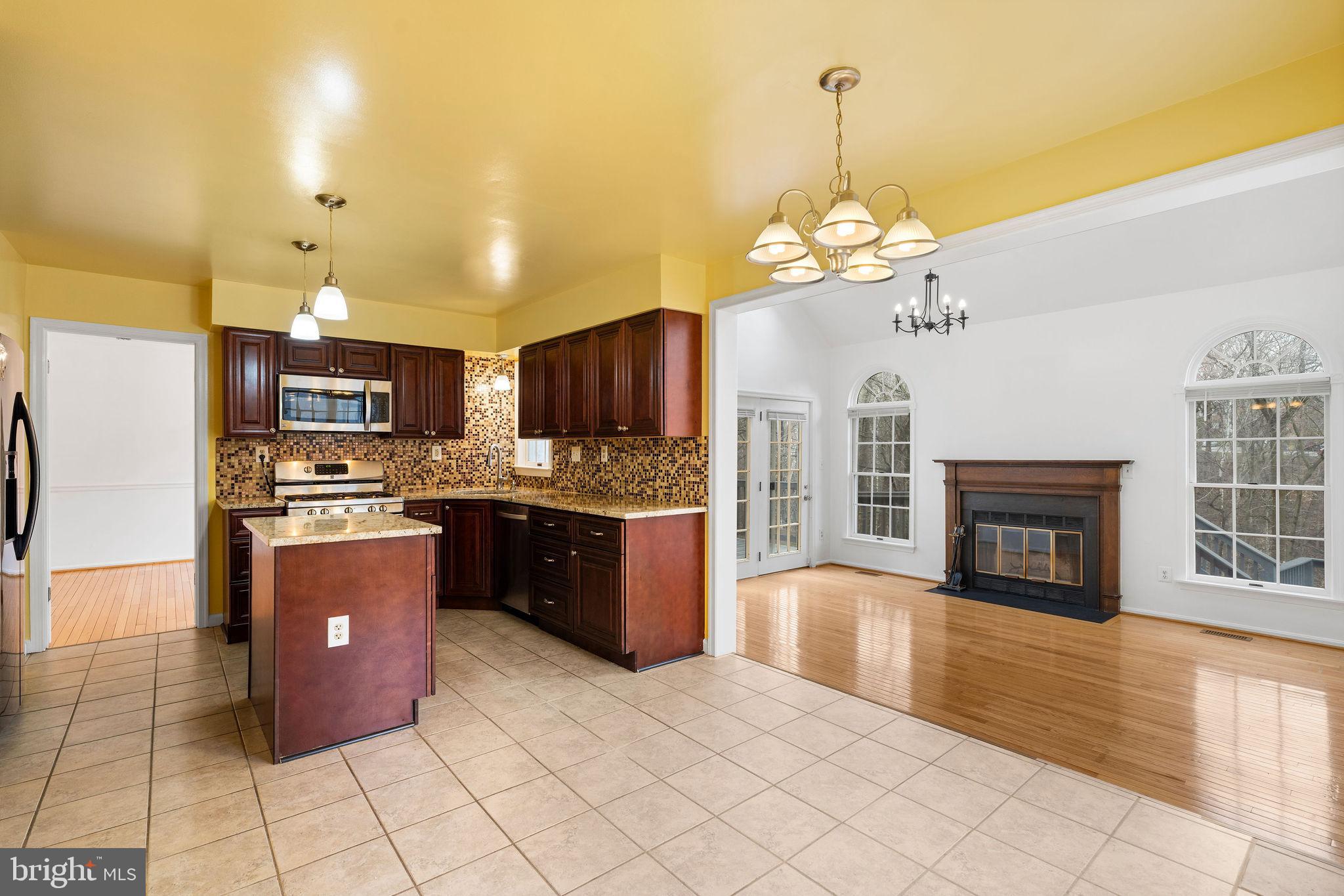 MEADOW WOODS - Residential