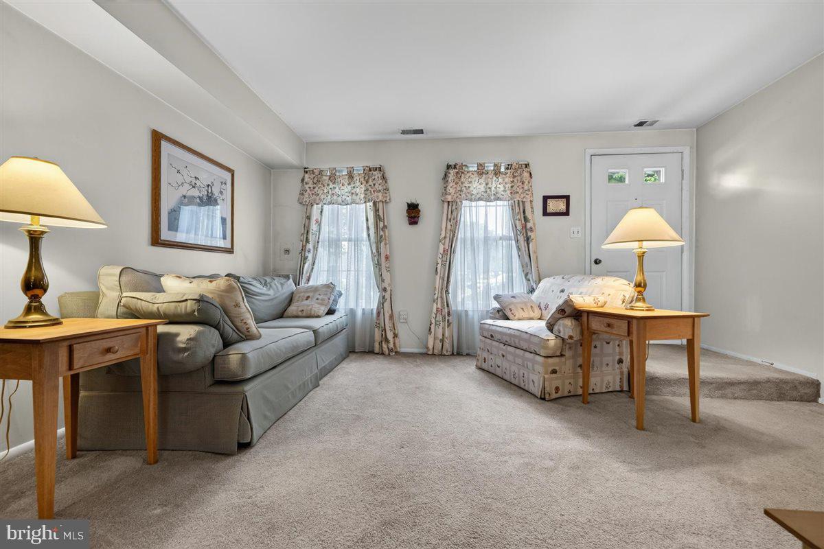 2216 MULBERRY COURT