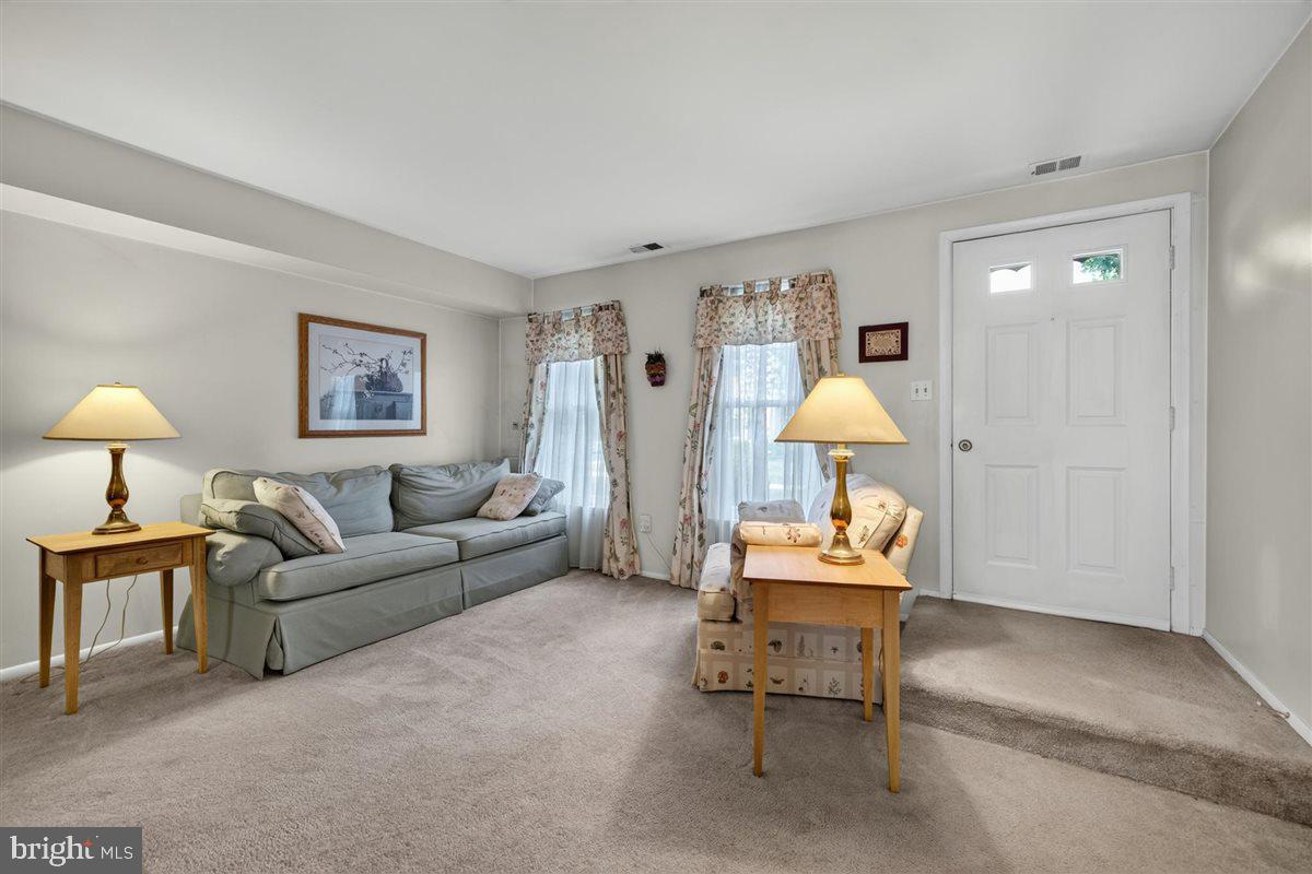2216 MULBERRY COURT
