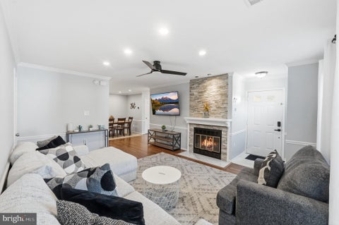 Photo of 12283 Wadsworth Way, WOODBRIDGE, VA 22192 (MLS # VAPW2132220)