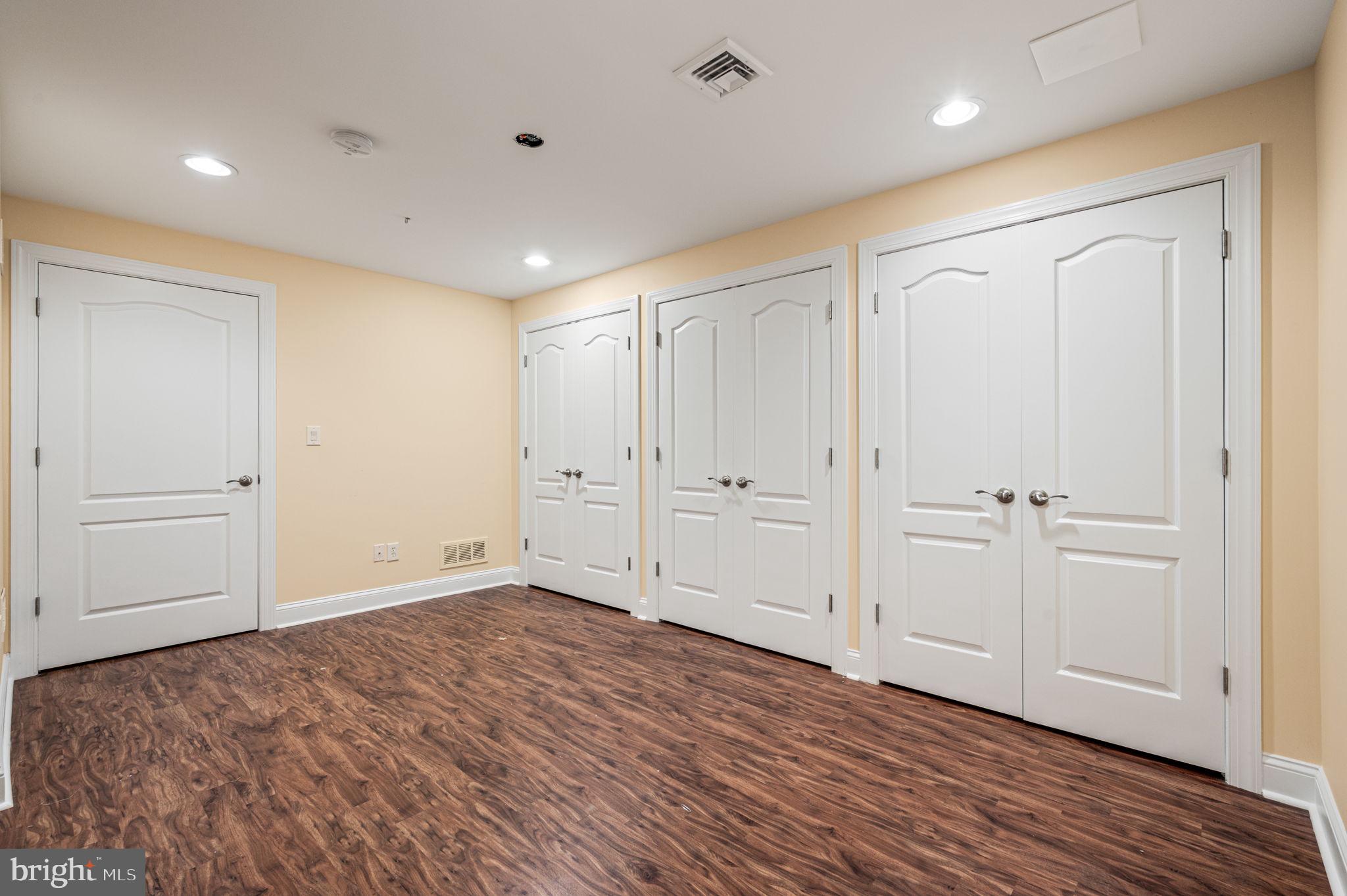 ARBOURS AT W GOSHEN - Residential