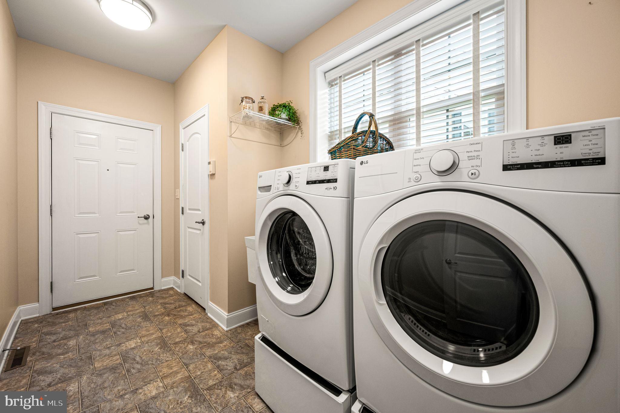 ARBOURS AT W GOSHEN - Residential