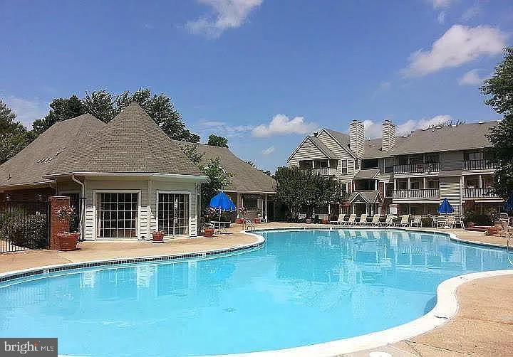 PENDERBROOK SQUARE CONDOMINIUMS - Residential