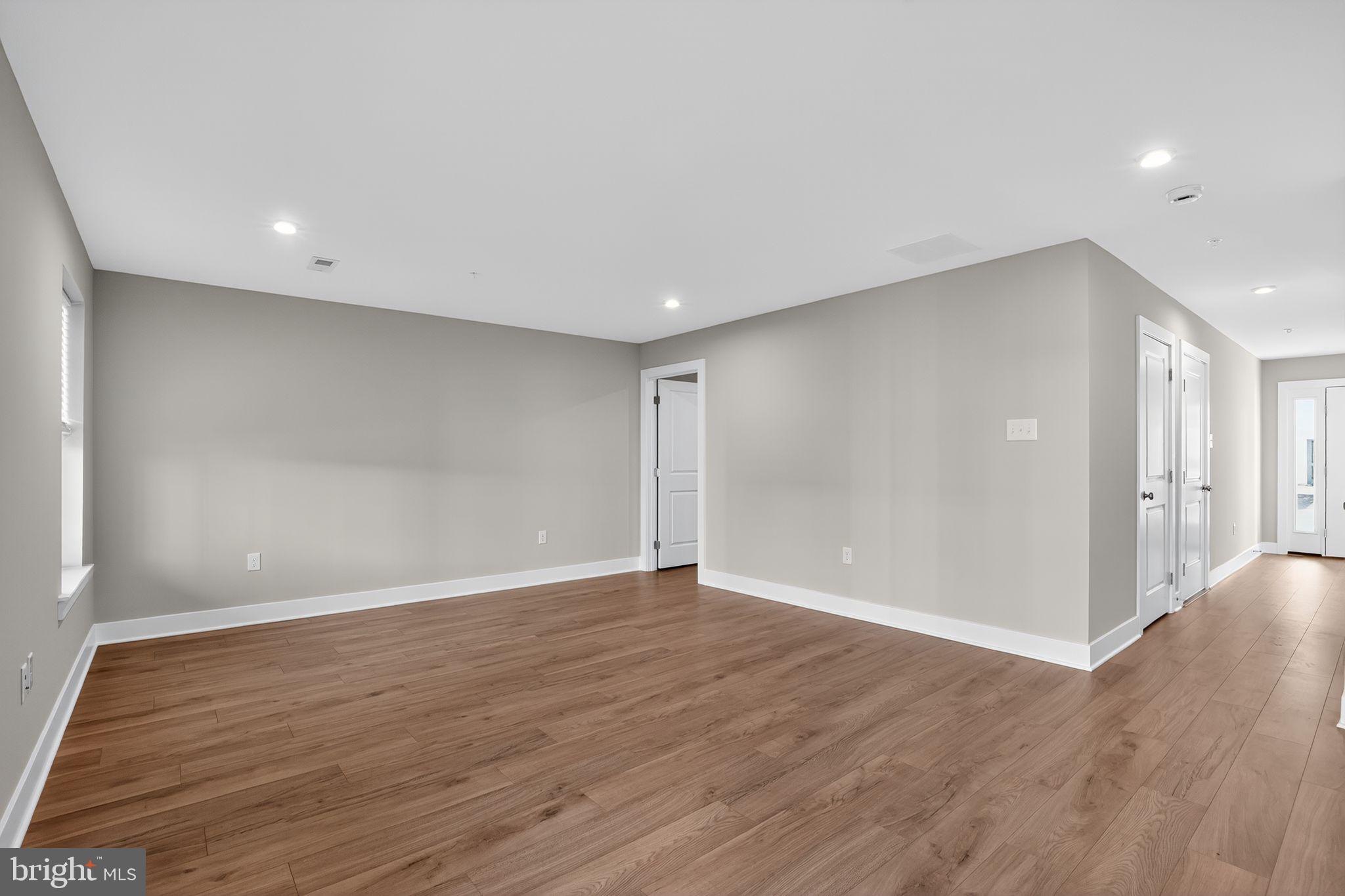 STERLING WALK - Residential Lease