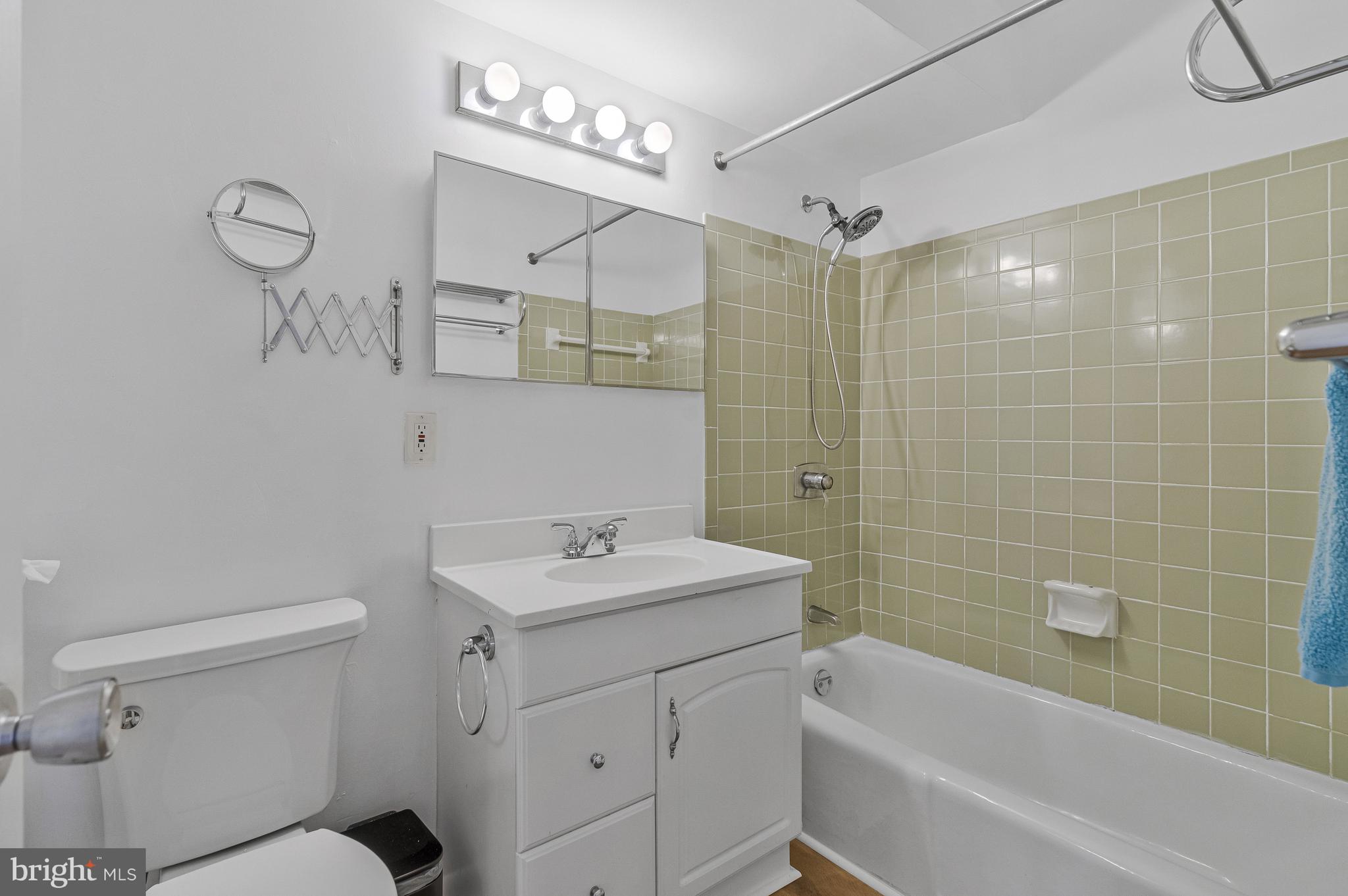 RESTON - Residential