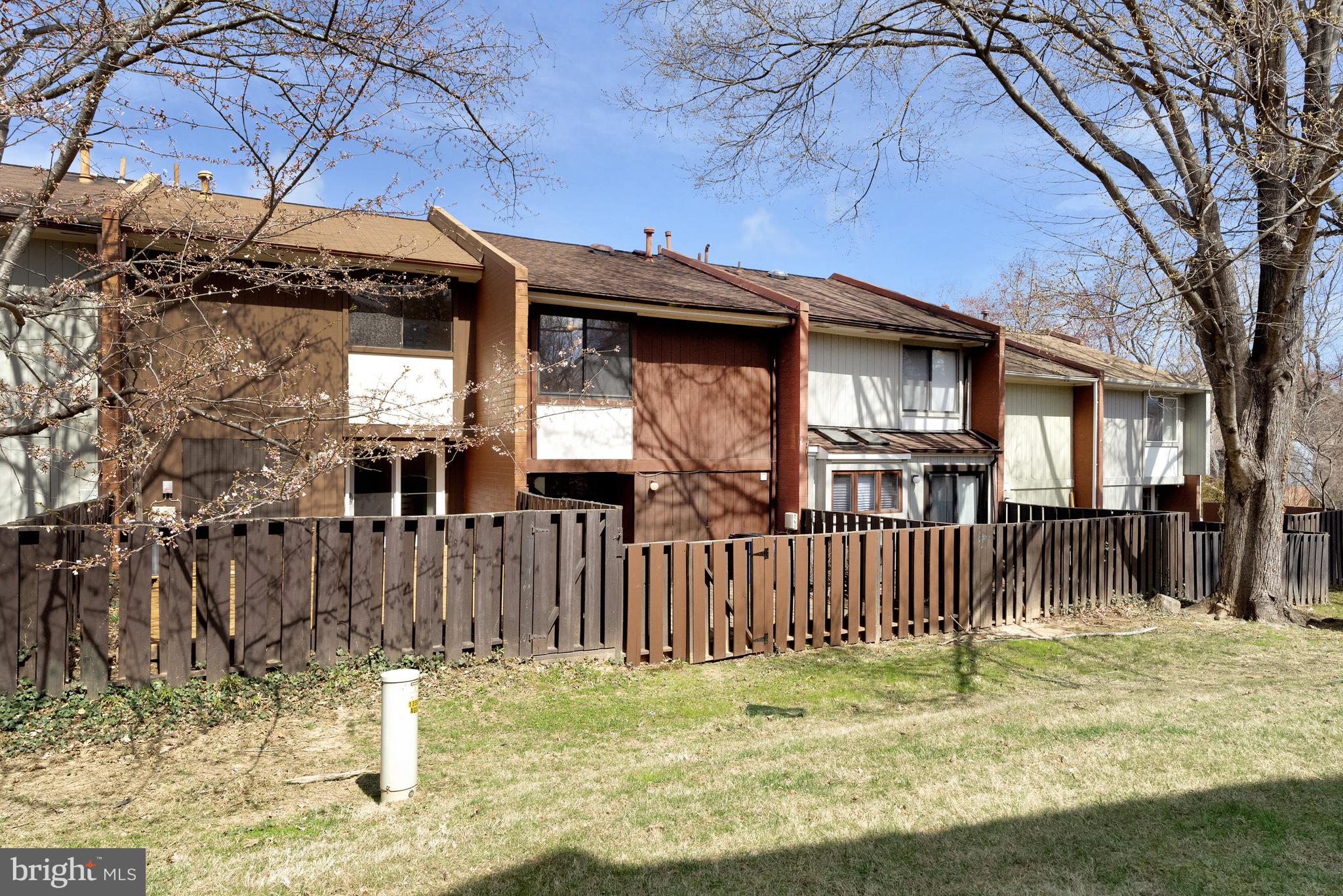 RESTON - Residential