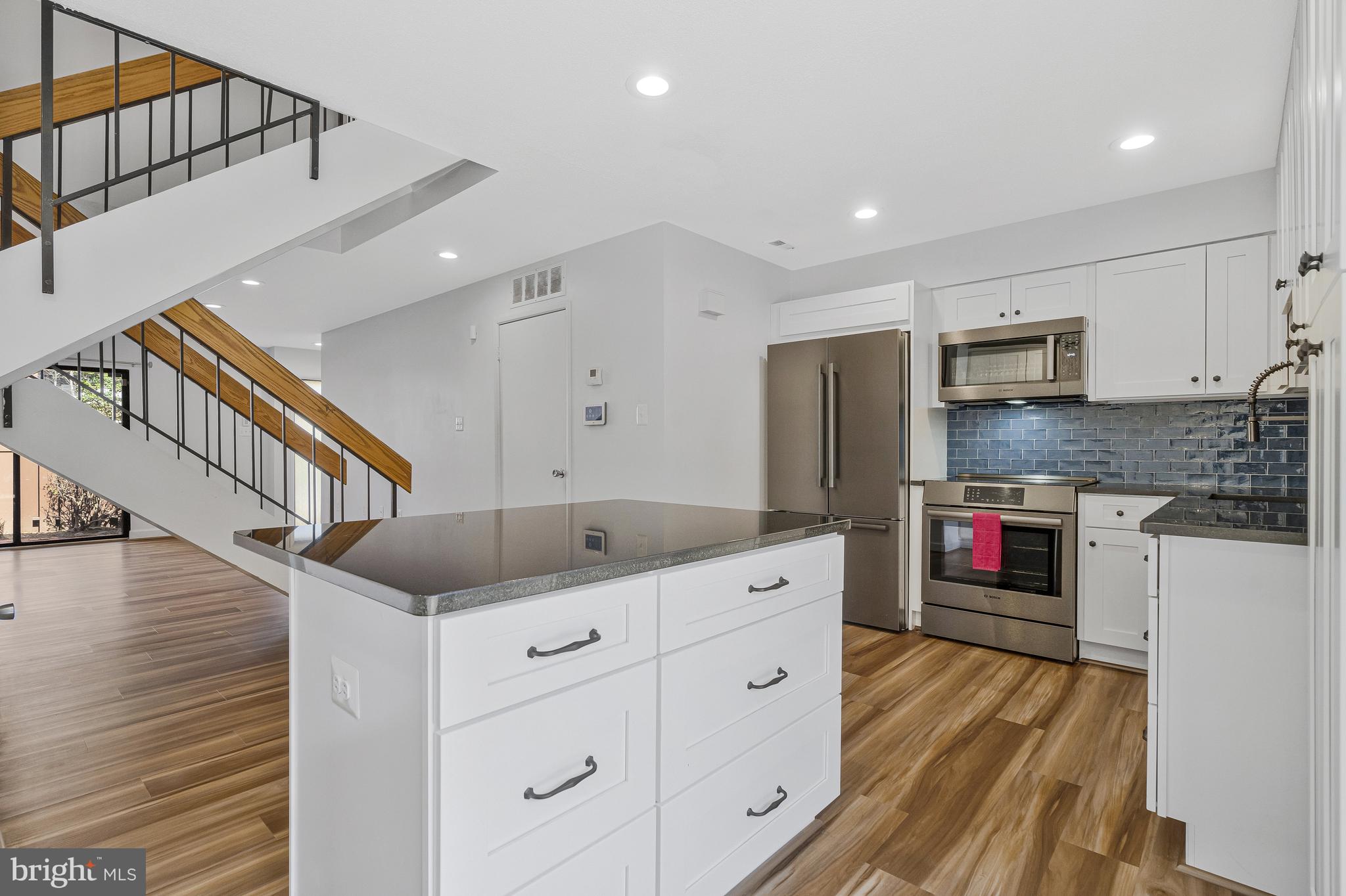 RESTON - Residential