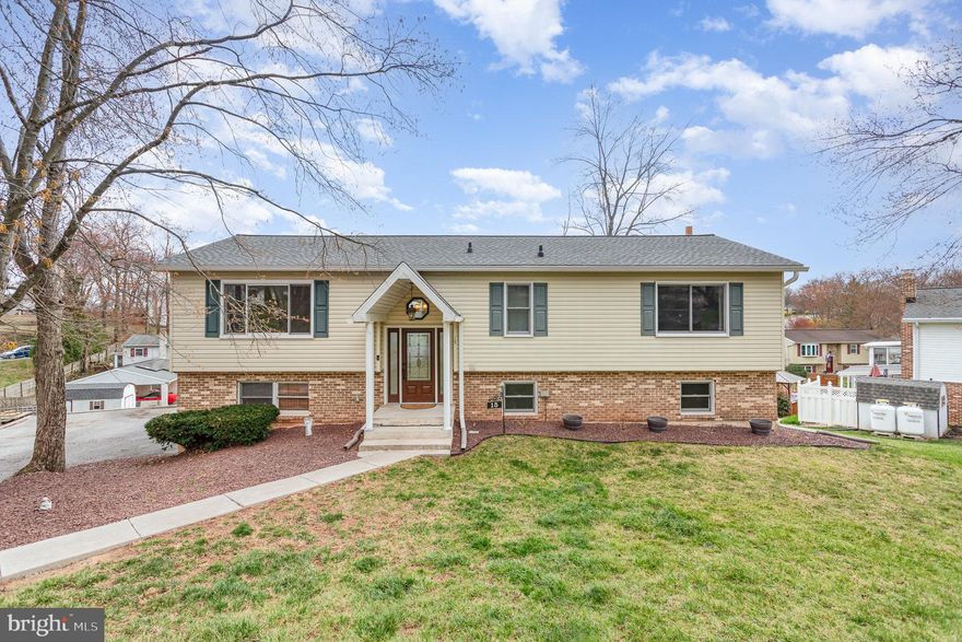 Well-maintained home on a half-acre cul-de-sac lot in Valley Green, just a short walk to the elementary school. Features include hardwood floors, vaulted ceilings, an open floor plan, and two full bathrooms. The kitchen offers stainless steel appliances and opens to the second-floor deck. The three-season room—also great for entertaining—opens to the deck as well. The finished lower level includes a bar area, living room, and separate laundry room. Two-car garage with new doors (2022), updated exterior lighting, and an electrical panel with space for a 240 hookup. Roof replaced in 2024, HVAC in 2019. Great outdoor space and a convenient location make this one a must-see!