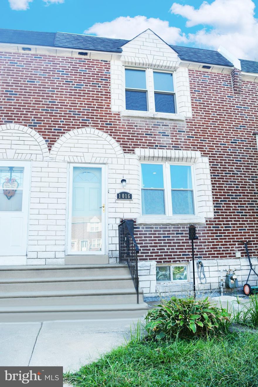 Welcome to 1016 Poplar Ave! This charming, move-in ready townhome in the desirable Briarcliff community of Glenolden offers three levels of comfortable living space with 3 bedrooms and 1.5 baths.
On the main level, you’ll love the large bay window that fills the home with natural light, highlighting the beautiful hardwood floors. The upgraded kitchen flows seamlessly into the OPEN dining area—perfect for family meals and gatherings. Upstairs, you’ll find three cozy bedrooms and a full bath, ideal for a growing family. The finished basement adds even more space and flexibility, whether you need a playroom, home office, gym, or a fun hangout spot. A convenient half bath and laundry area with an outside entrance make everyday living simple. Outside, enjoy the benefit of your own private car garage plus extra off-street parking in the backyard. With schools, shopping, and public transportation just a short walk away—and quick access to Philadelphia International Airport—this home truly combines comfort with convenience.
Don’t wait—schedule your showing today!