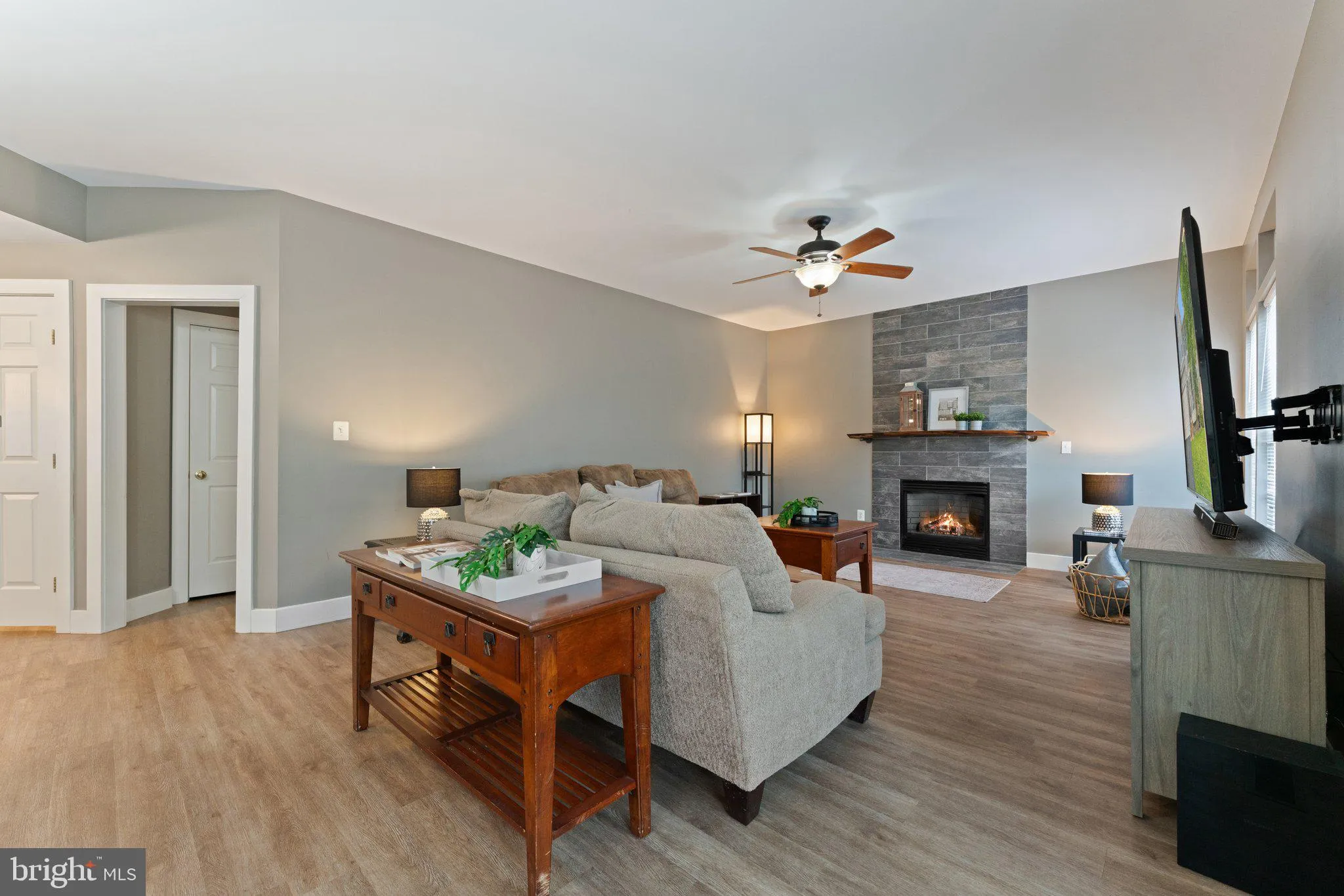 Bristow, Virginia 20136, United States, 4 Bedrooms Bedrooms, ,3 BathroomsBathrooms,Residential,Contingent,102603