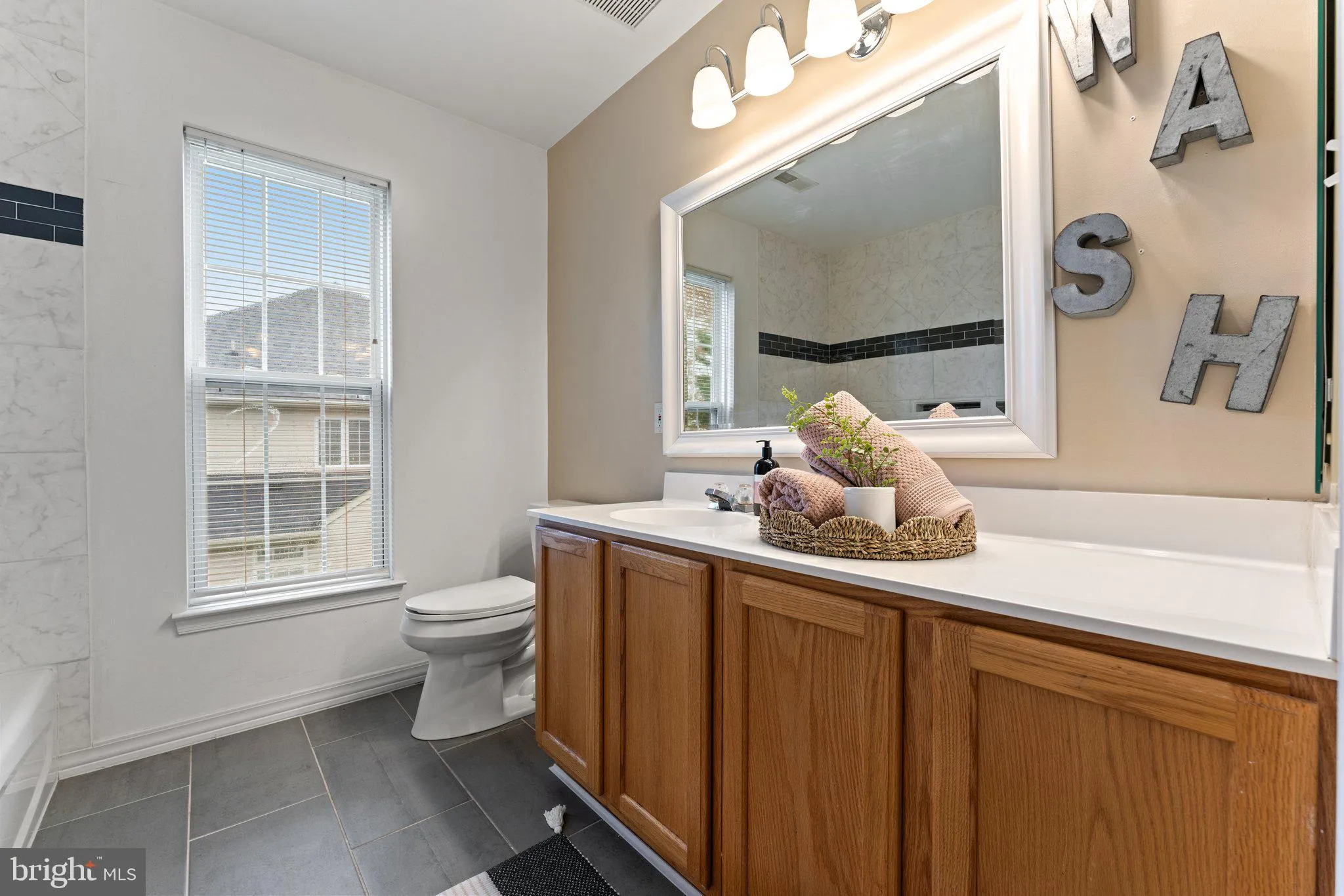 Bristow, Virginia 20136, United States, 4 Bedrooms Bedrooms, ,3 BathroomsBathrooms,Residential,Contingent,102603