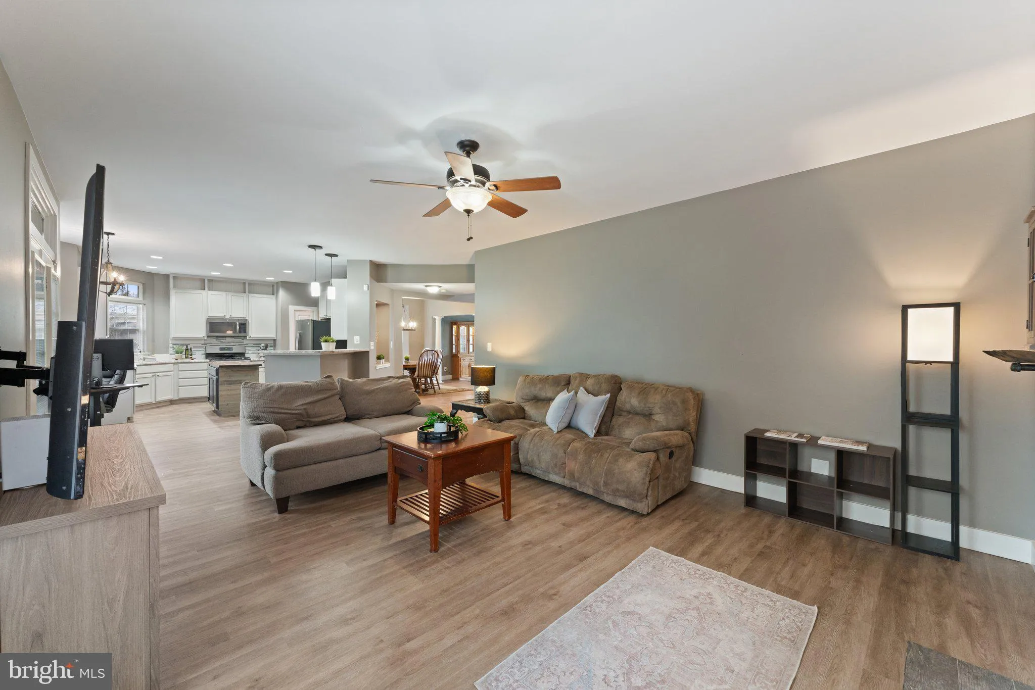 Bristow, Virginia 20136, United States, 4 Bedrooms Bedrooms, ,3 BathroomsBathrooms,Residential,Contingent,102603