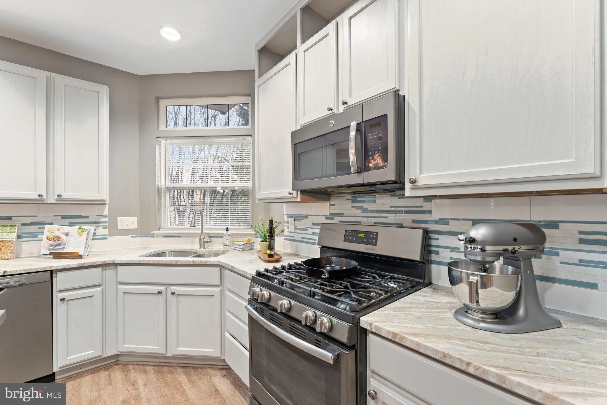 Bristow, Virginia 20136, United States, 4 Bedrooms Bedrooms, ,3 BathroomsBathrooms,Residential,Contingent,102603