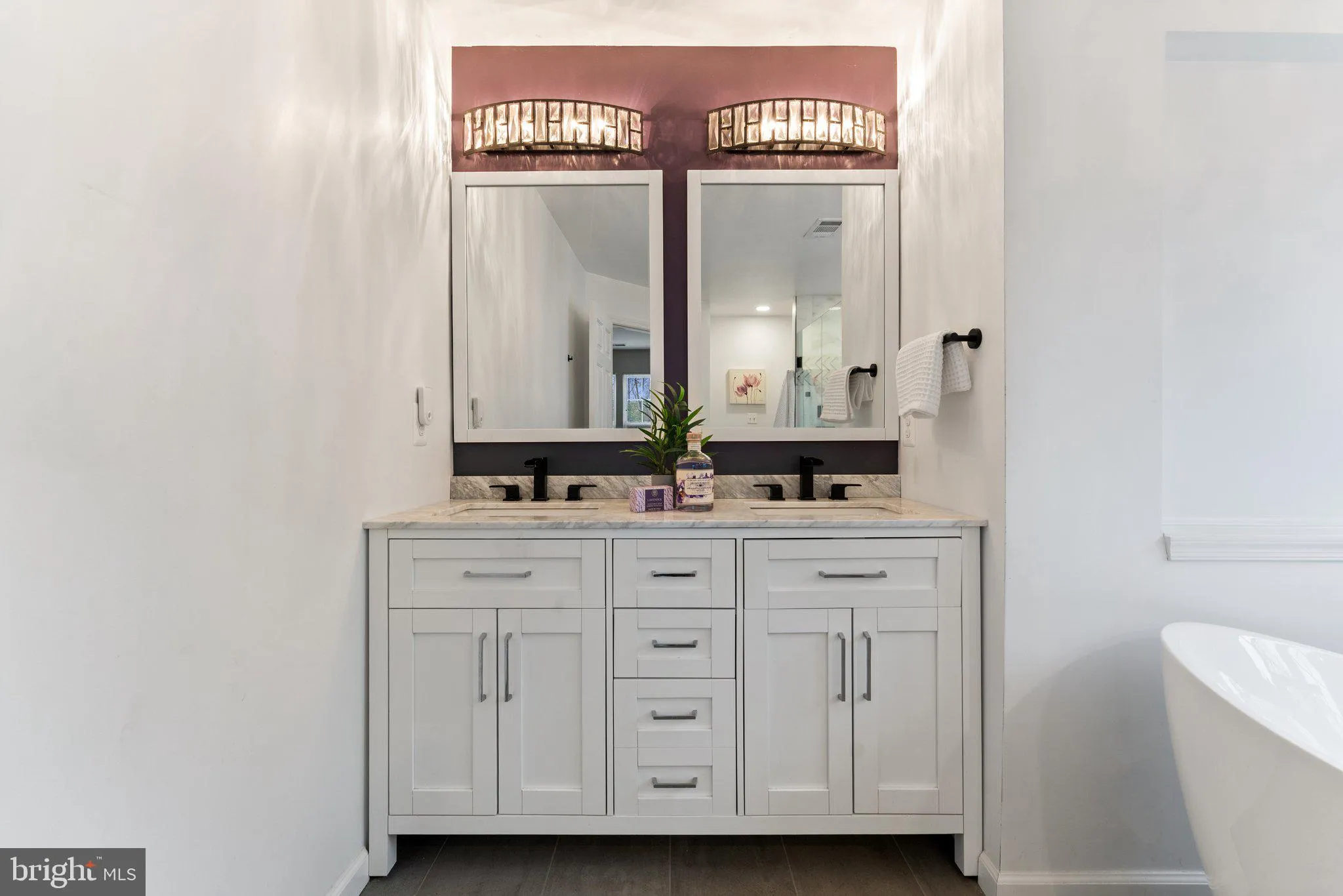 Bristow, Virginia 20136, United States, 4 Bedrooms Bedrooms, ,3 BathroomsBathrooms,Residential,Contingent,102603