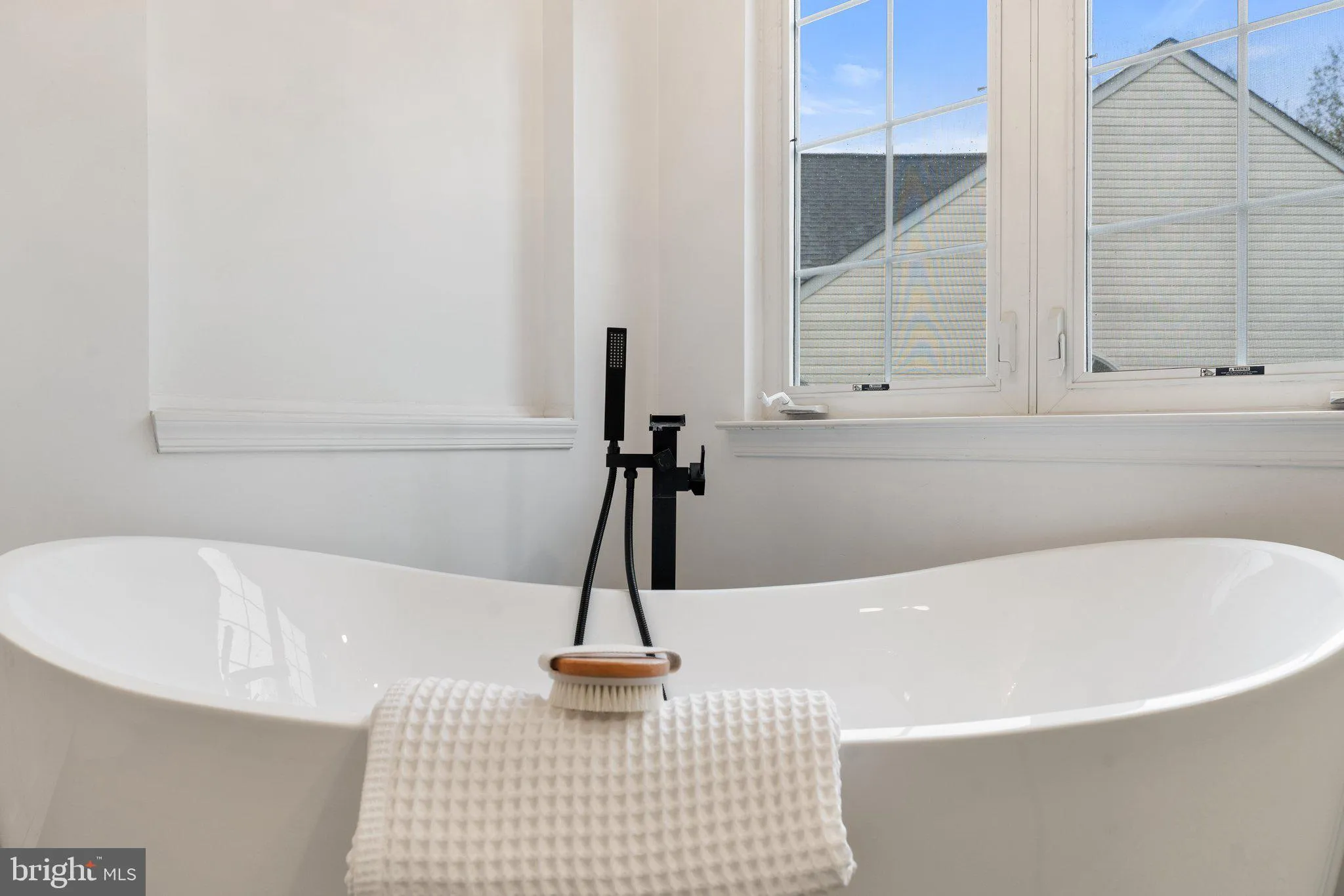 Bristow, Virginia 20136, United States, 4 Bedrooms Bedrooms, ,3 BathroomsBathrooms,Residential,Contingent,102603