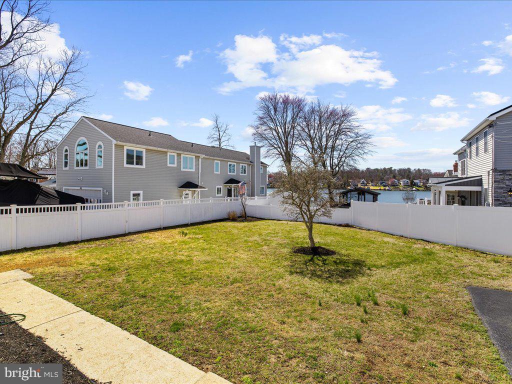 CARVEL BEACH - Residential