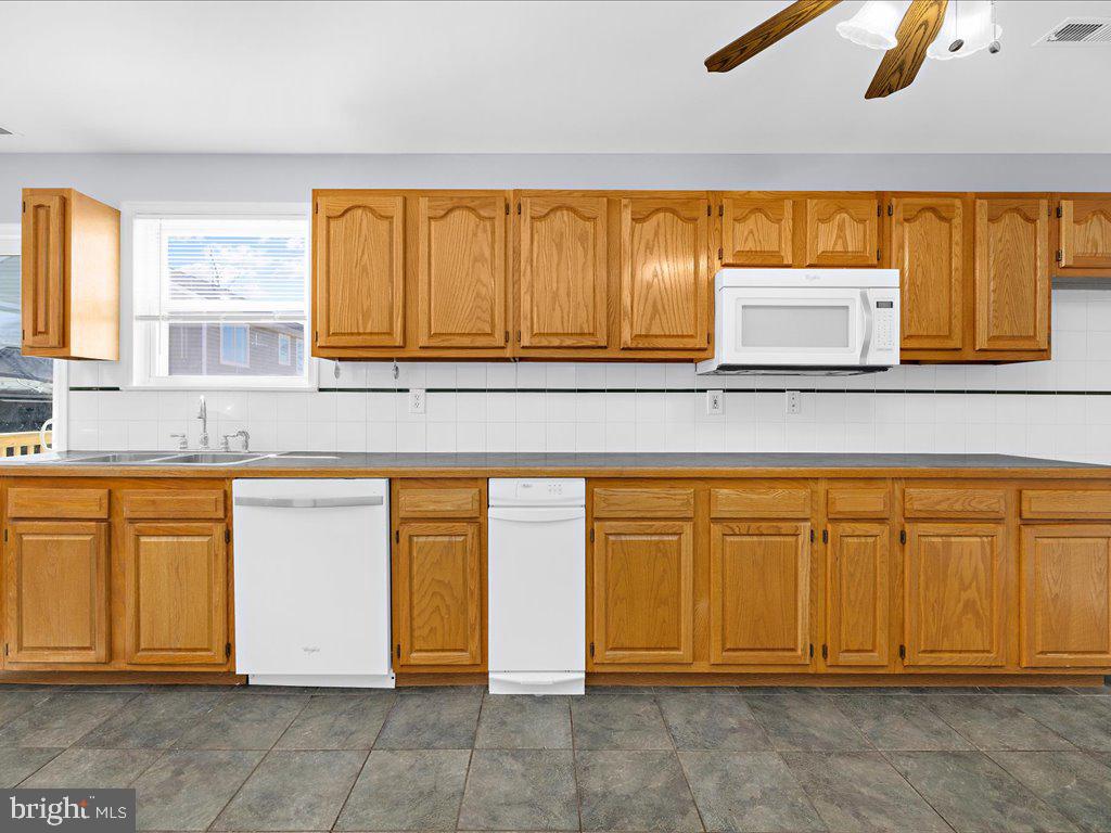 CARVEL BEACH - Residential