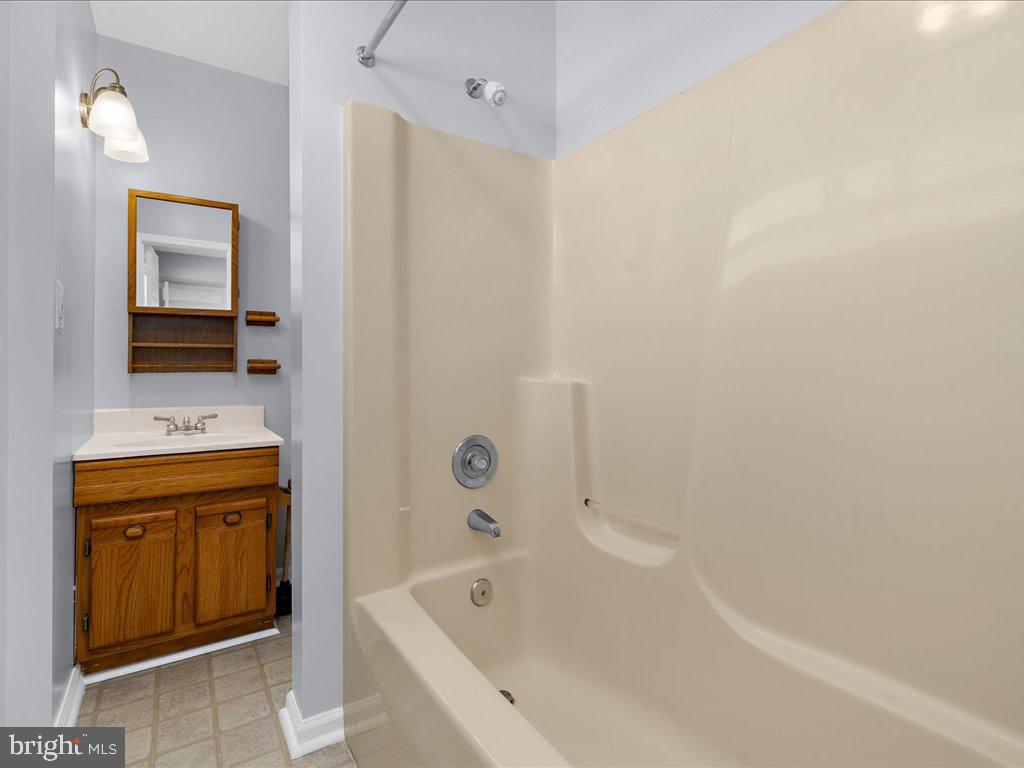 CARVEL BEACH - Residential