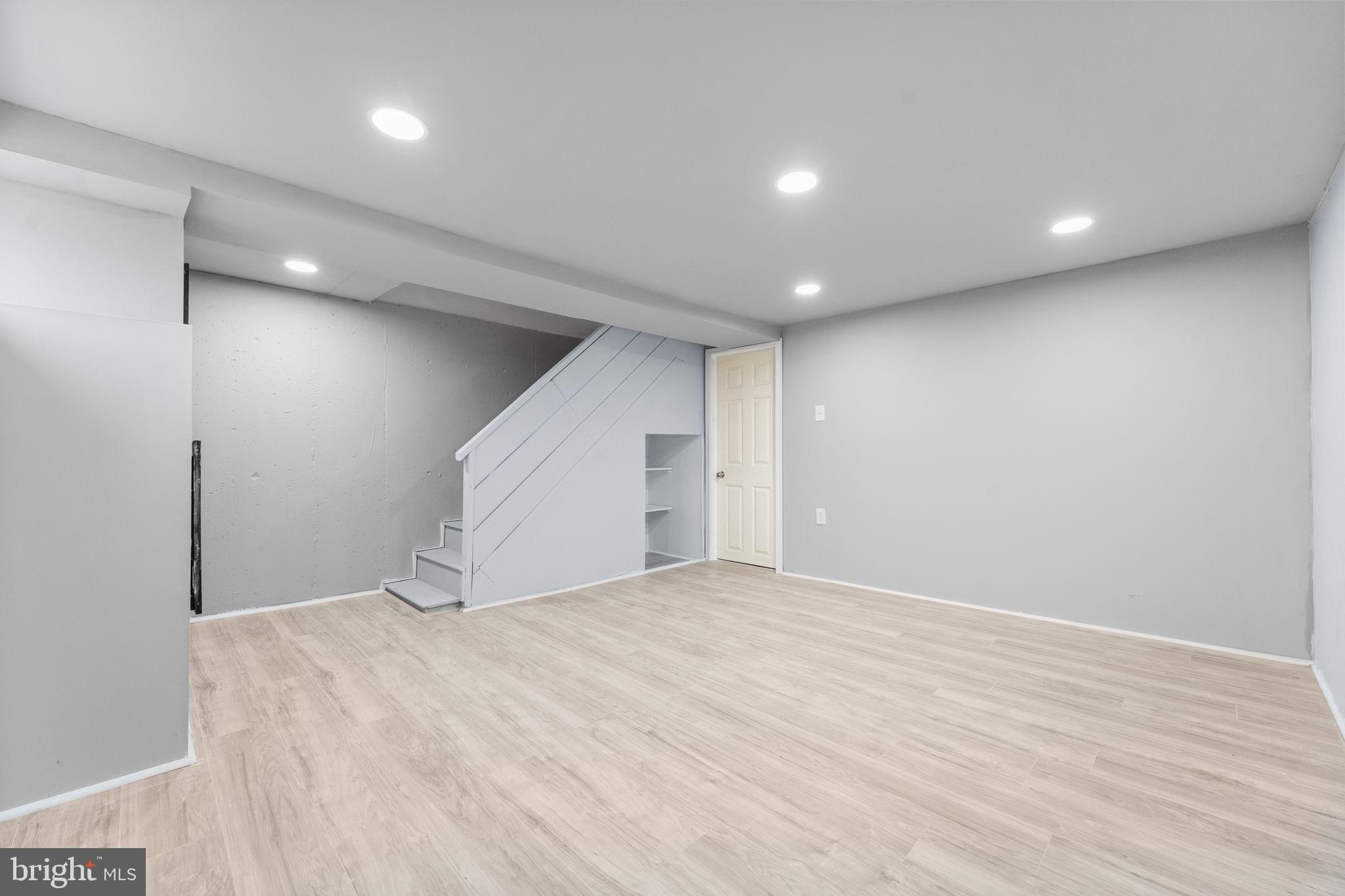 LLANWELYN GARDENS - Residential