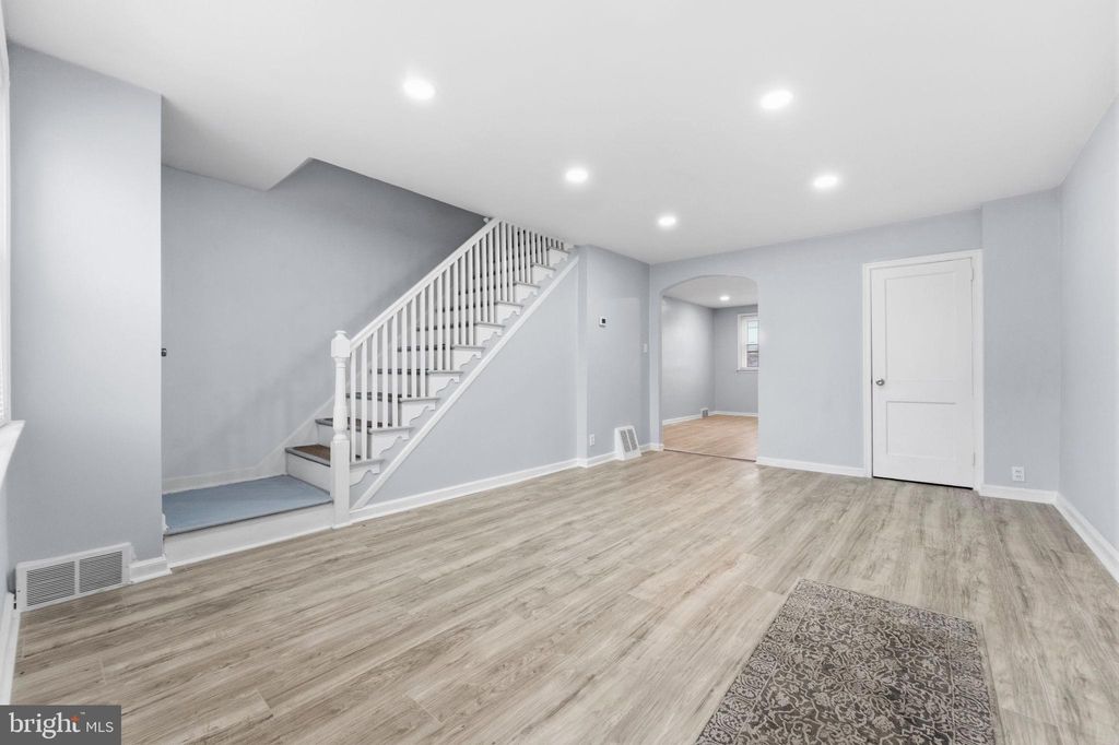 Photo of 17 Folcroft Avenue, FOLCROFT, PA 19032 (MLS # PADE2106058)