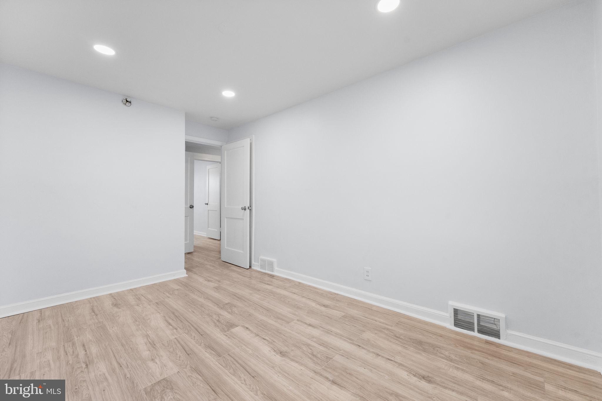 LLANWELYN GARDENS - Residential