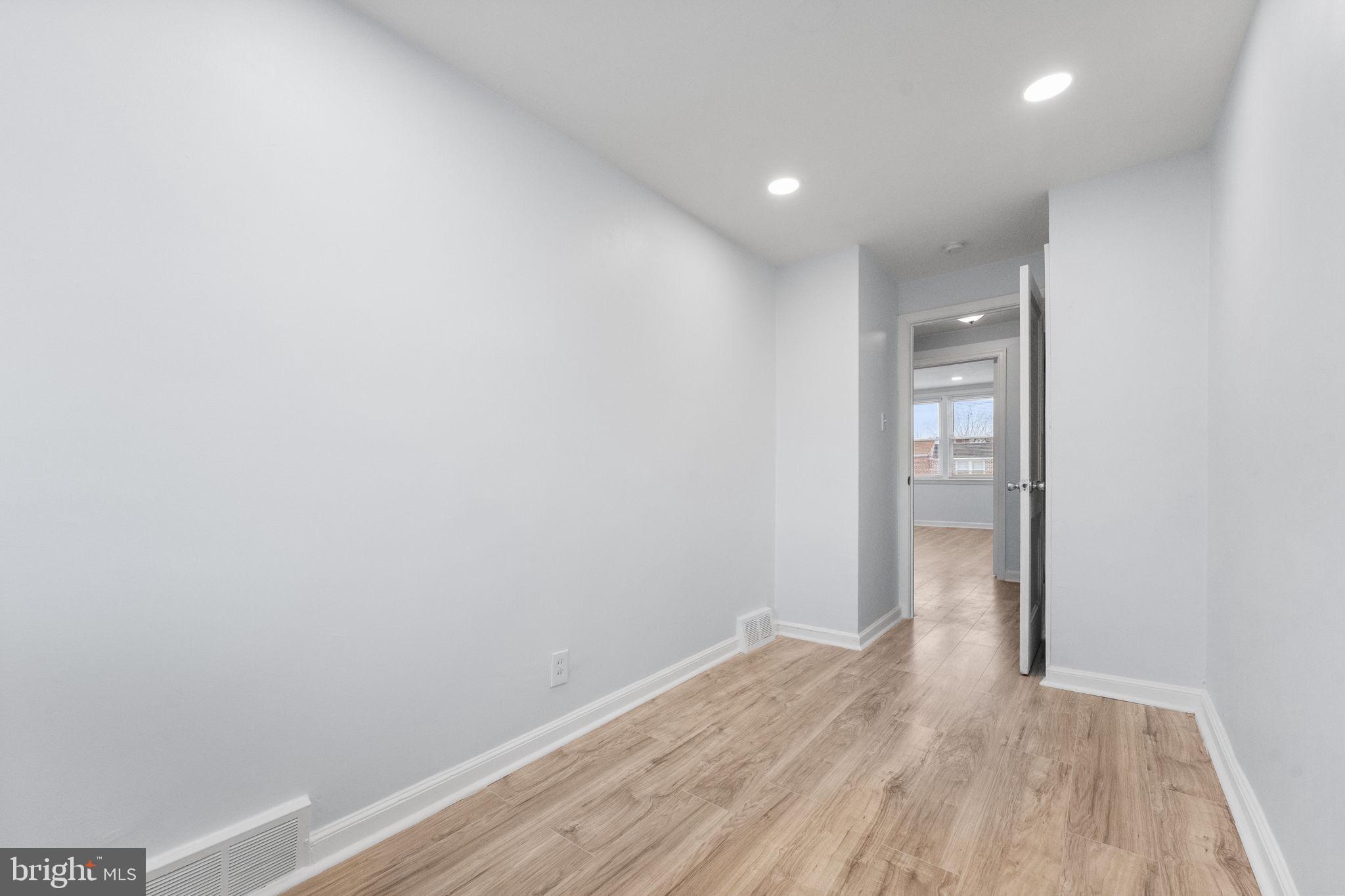 LLANWELYN GARDENS - Residential