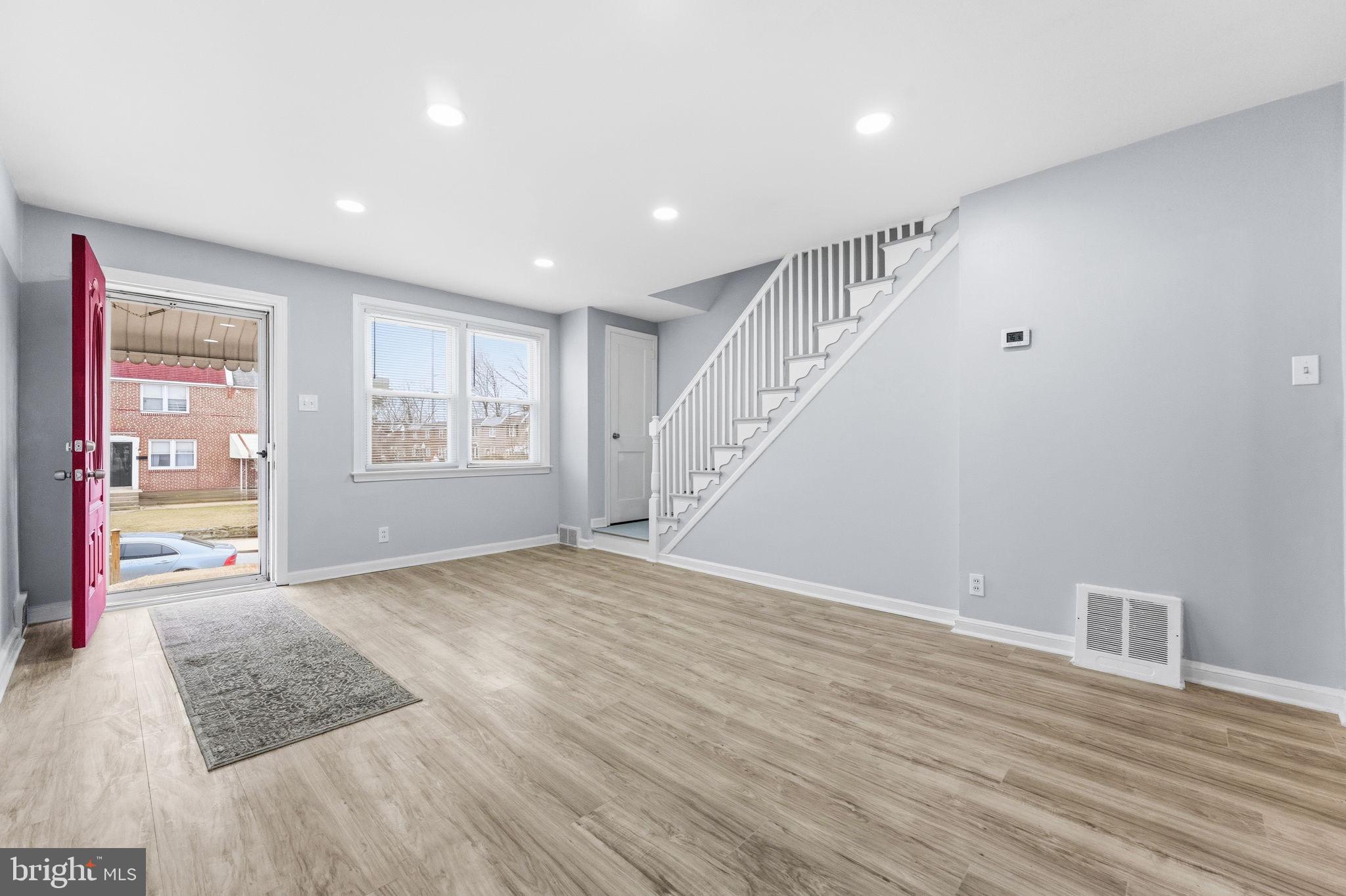 LLANWELYN GARDENS - Residential