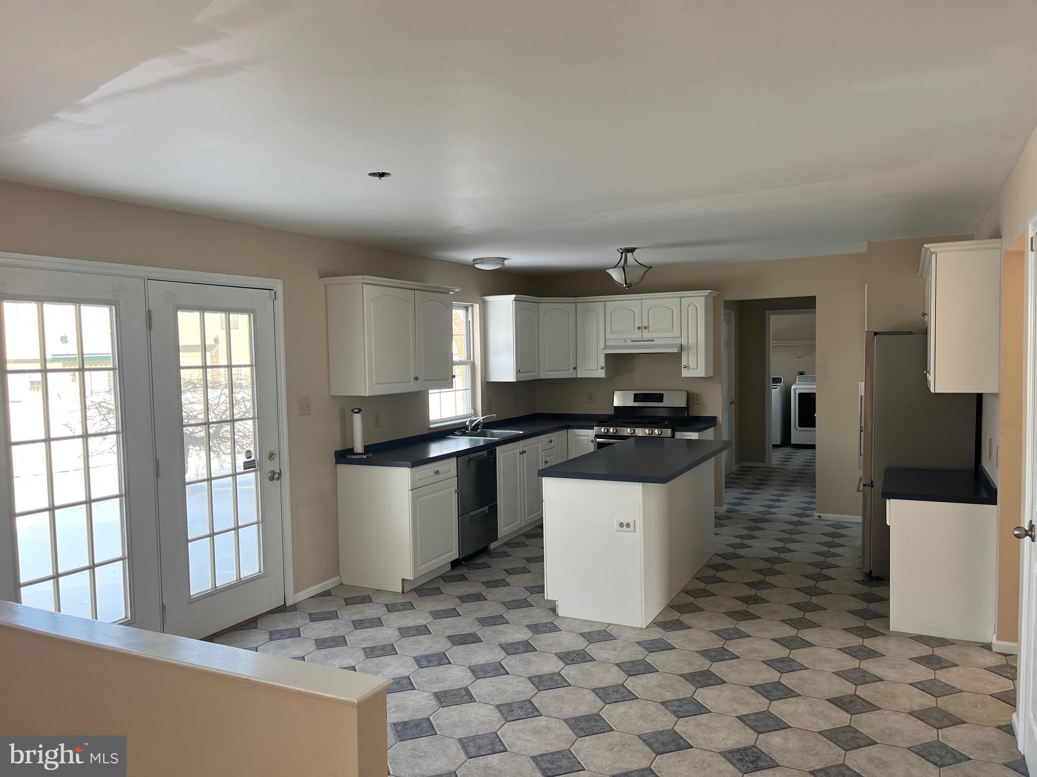 2400 JOHN HENRY DRIVE