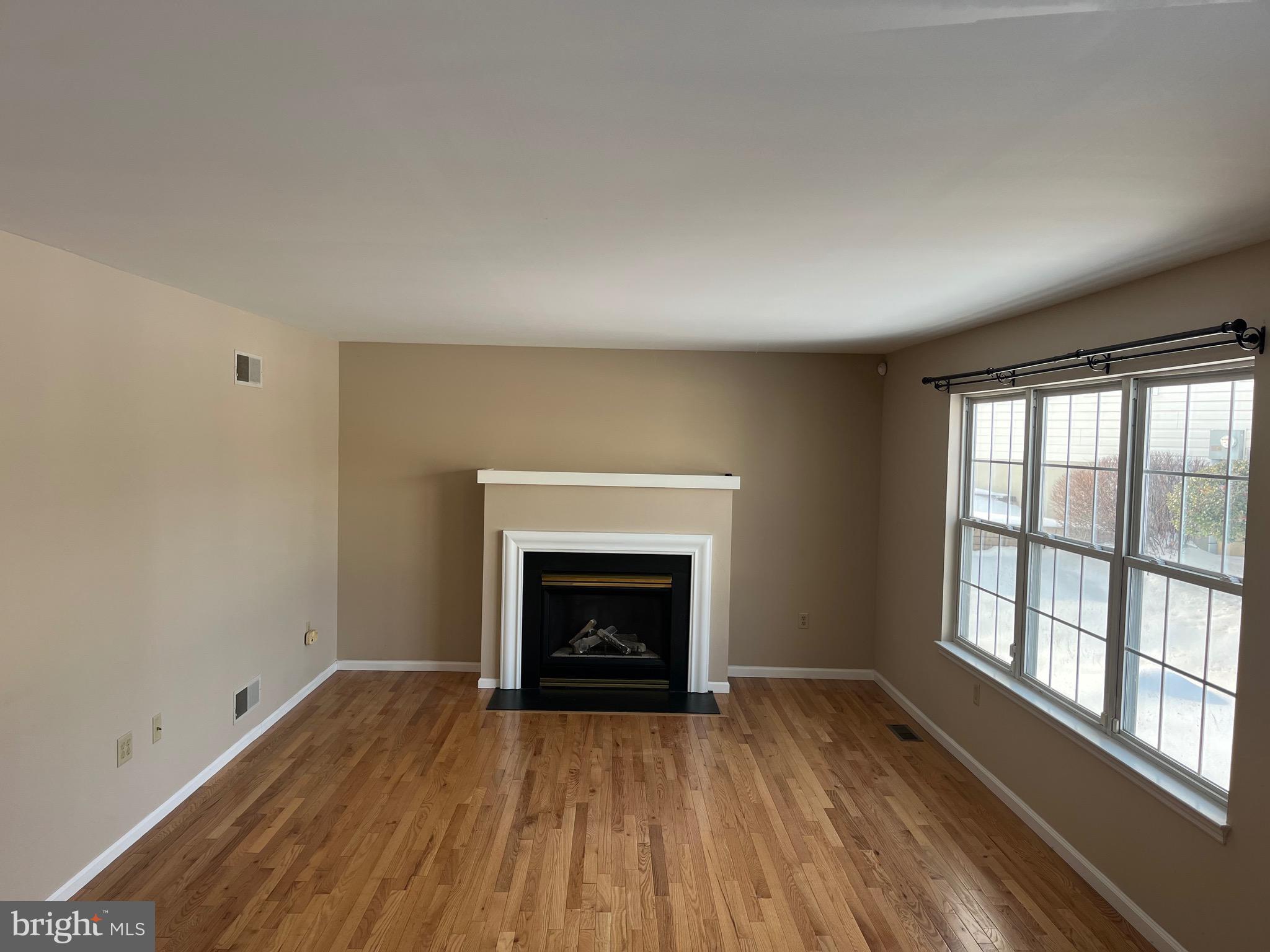 2400 JOHN HENRY DRIVE