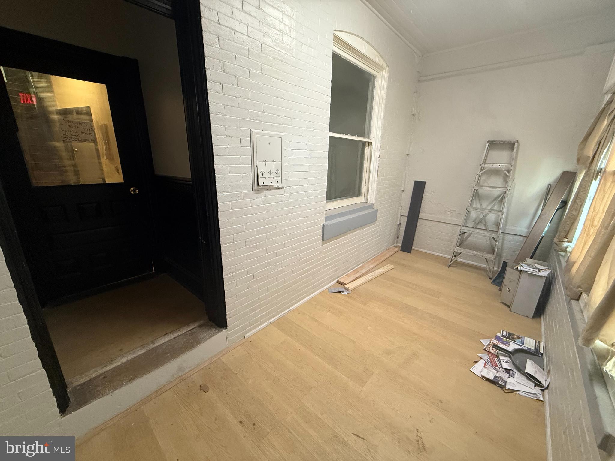 ELMWOOD PARK - Residential Lease