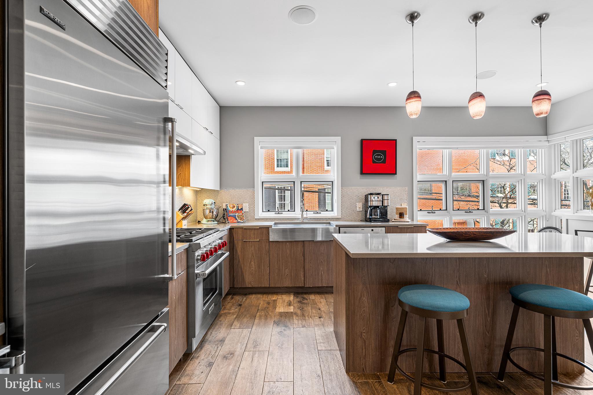 QUEEN VILLAGE - Residential