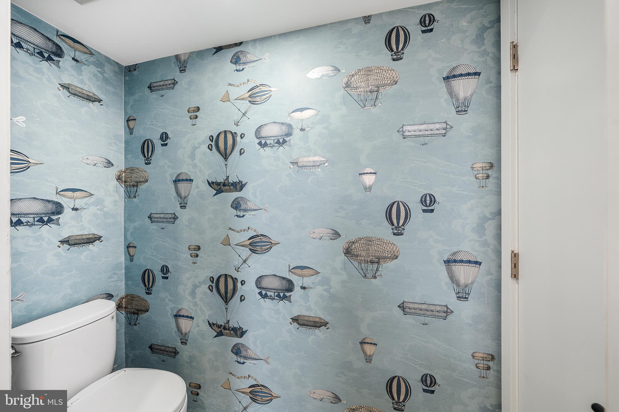 QUEEN VILLAGE - Residential