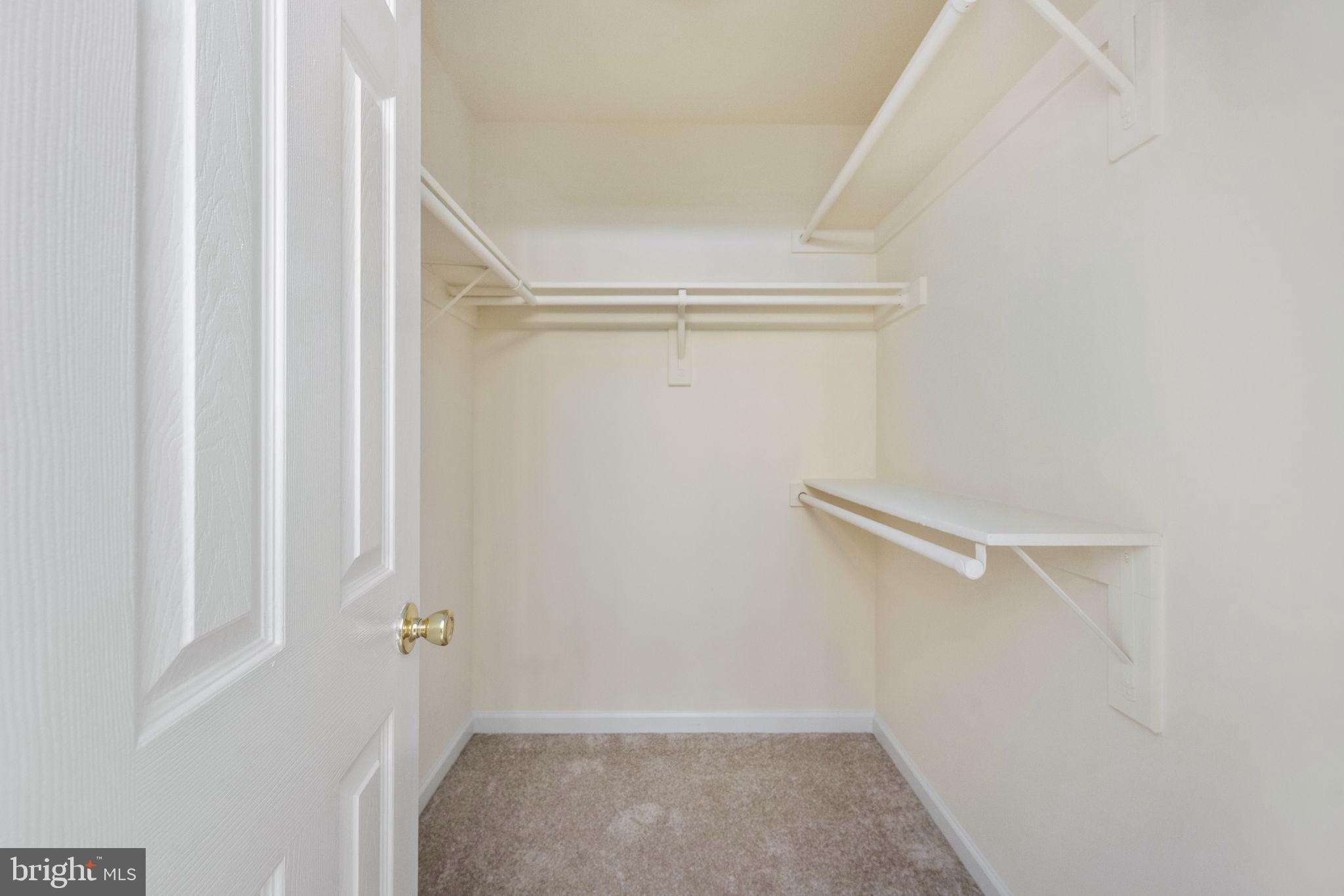 PRESIDENTIAL LAKES - Residential