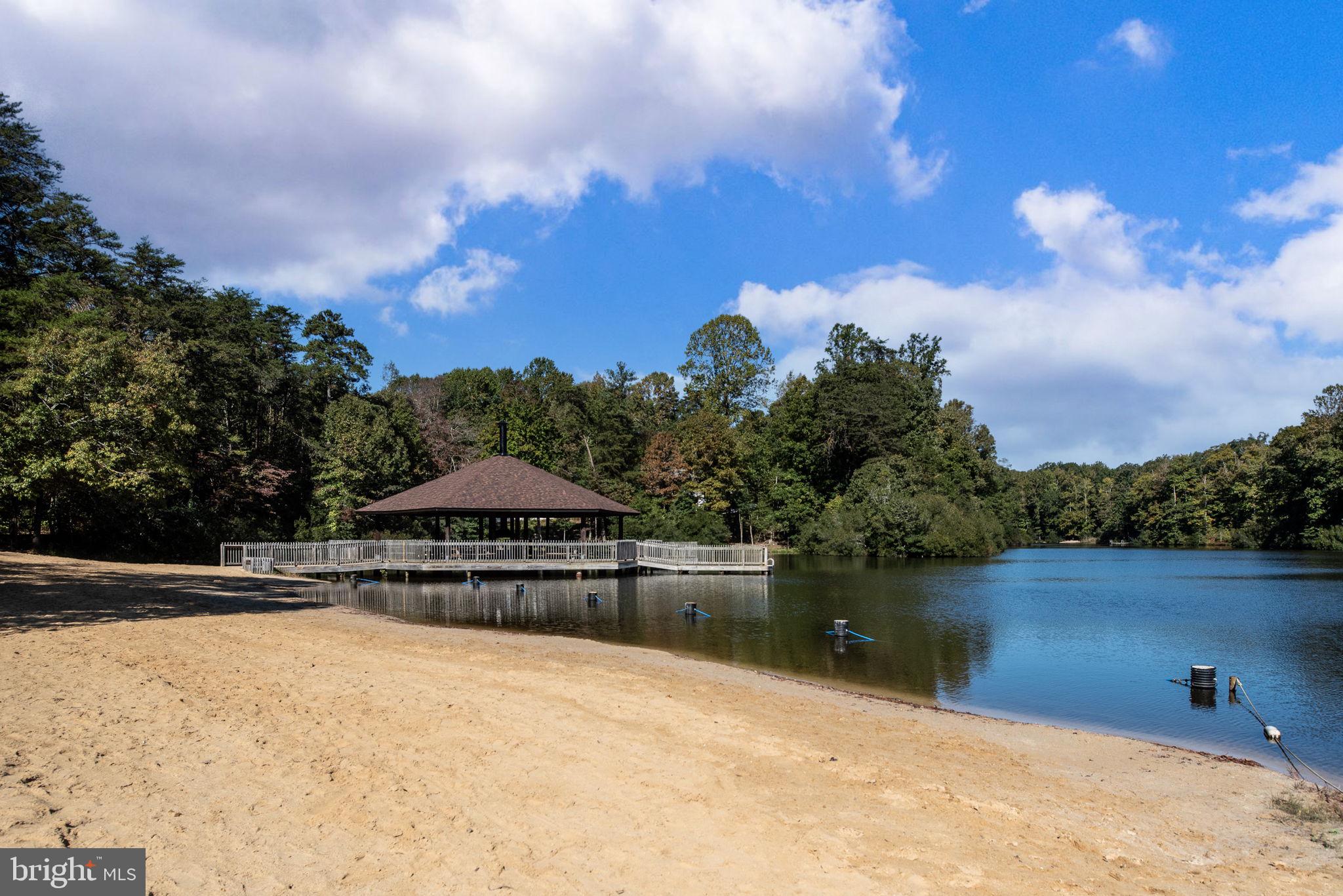 PRESIDENTIAL LAKES - Residential