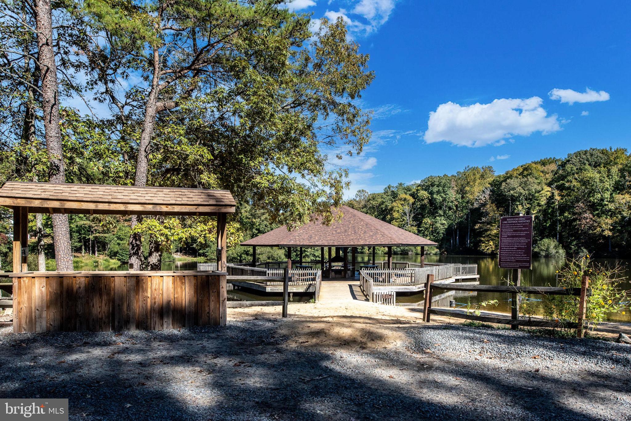 PRESIDENTIAL LAKES - Residential