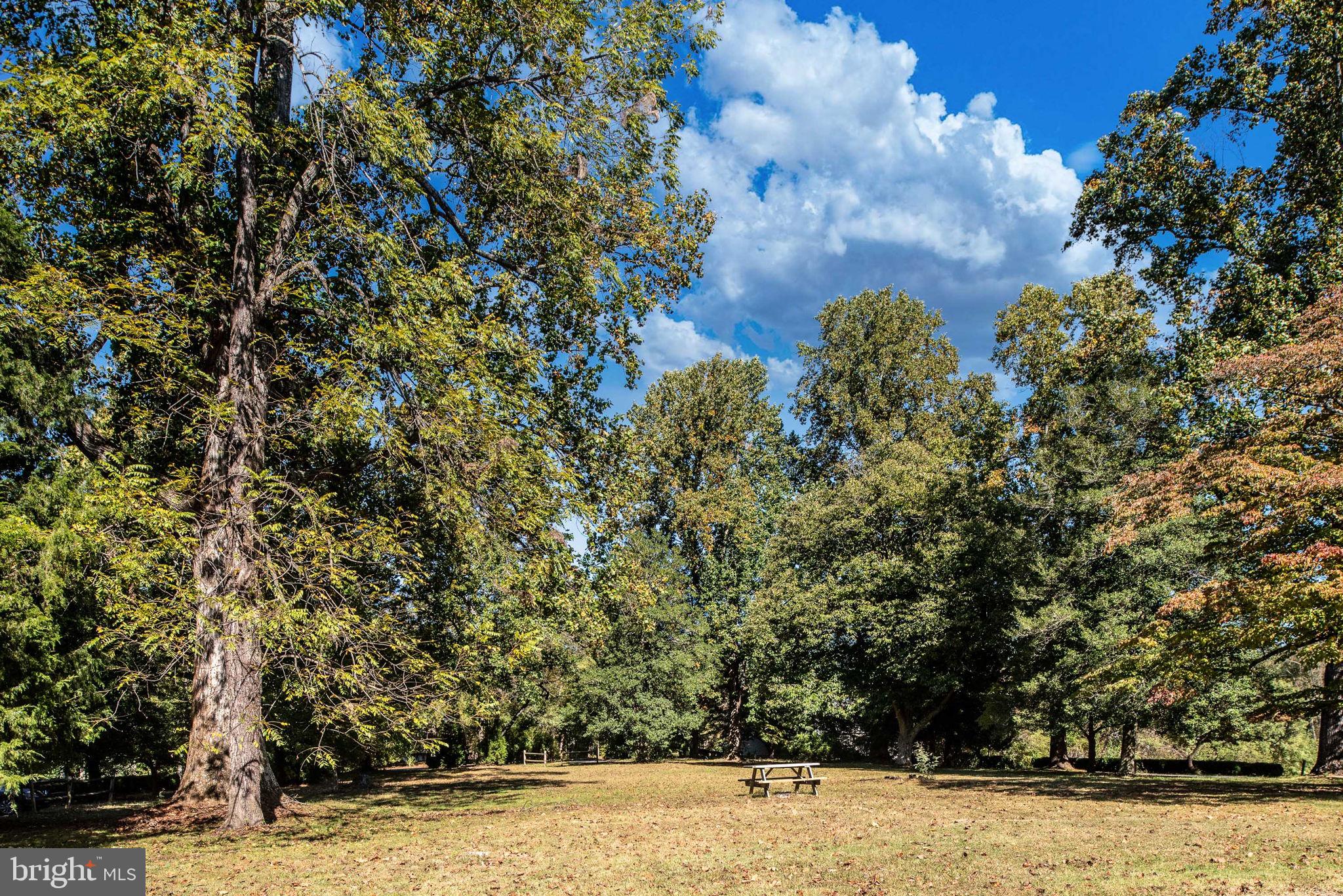 PRESIDENTIAL LAKES - Residential