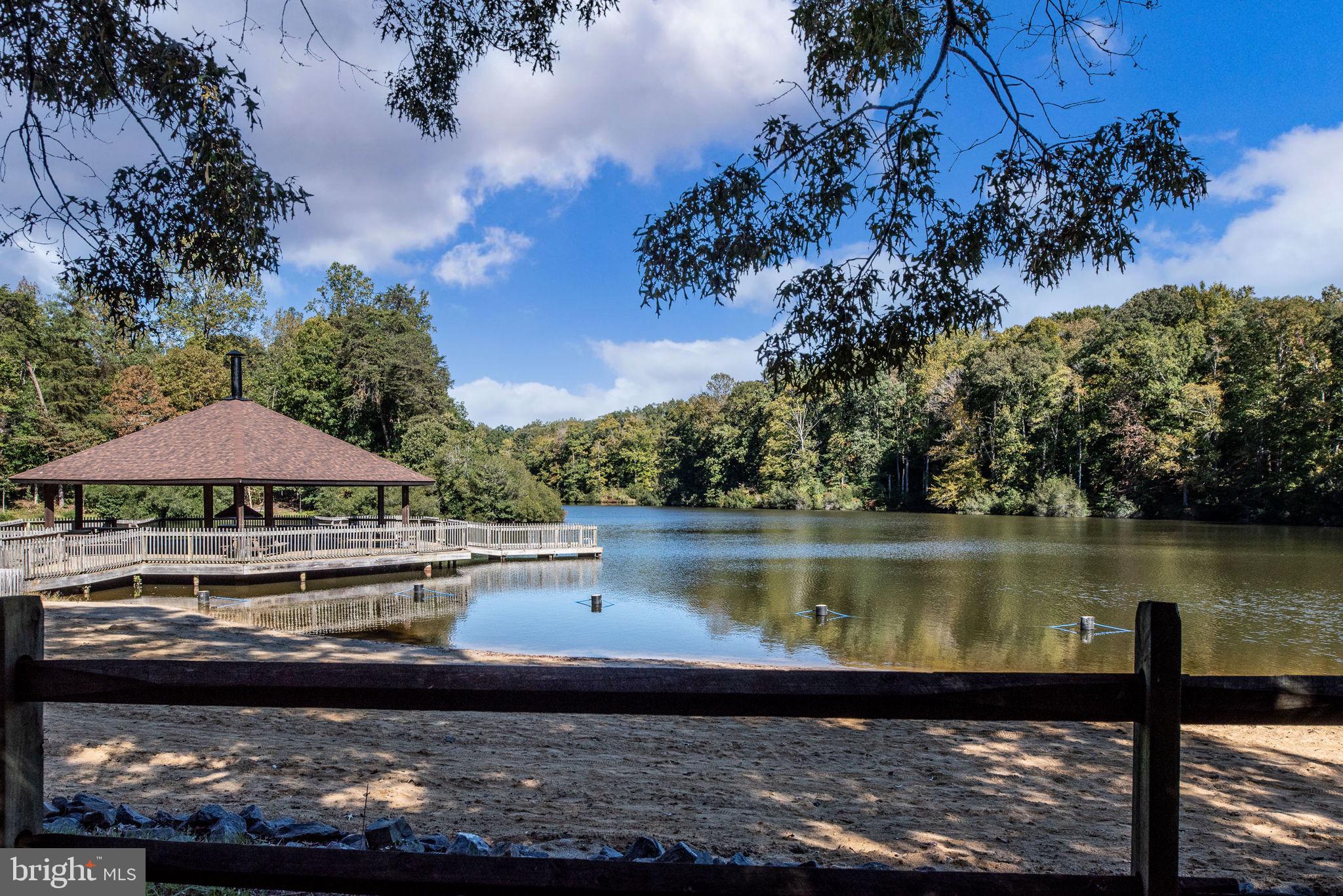 PRESIDENTIAL LAKES - Residential