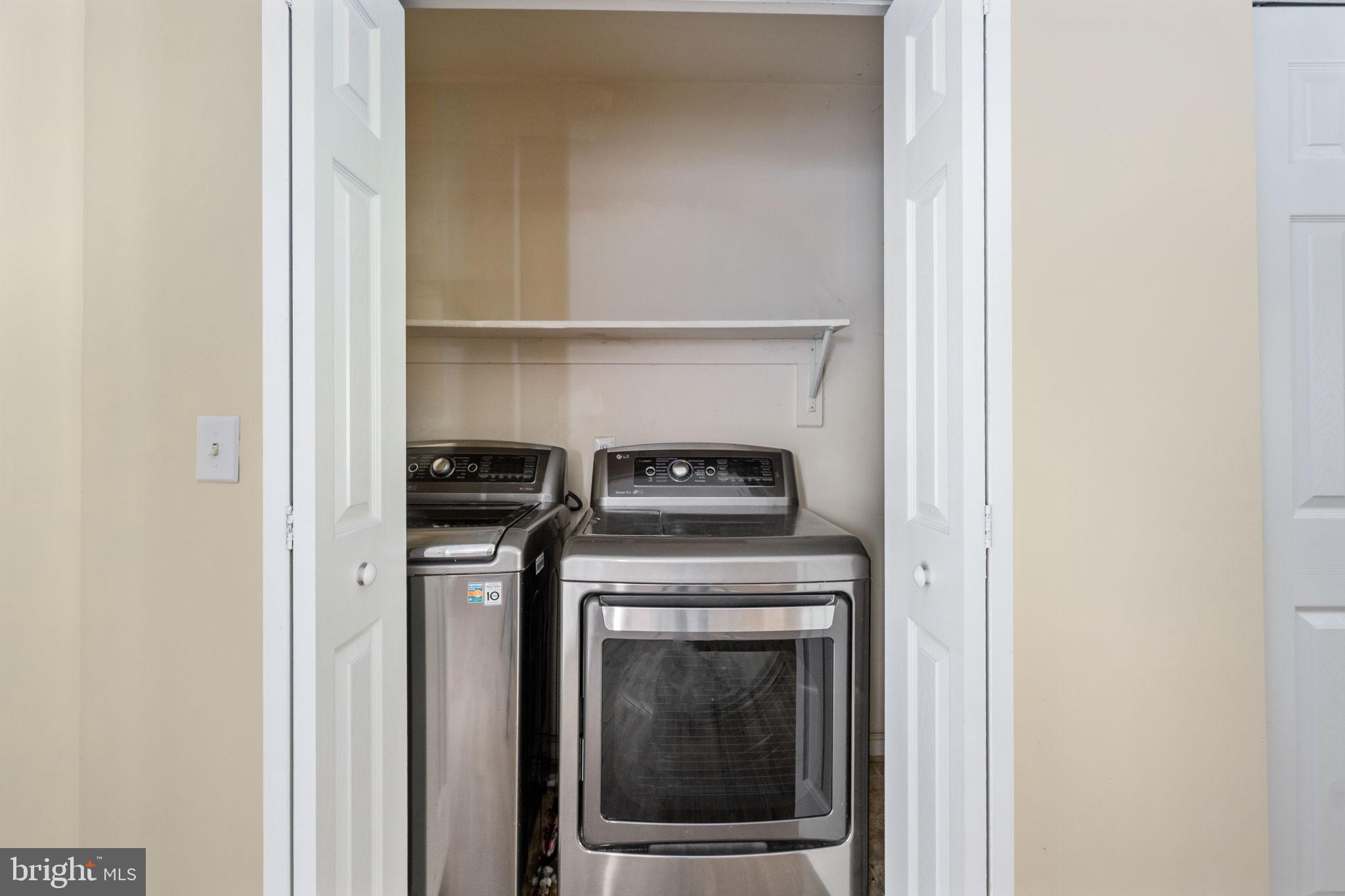 PRESIDENTIAL LAKES - Residential