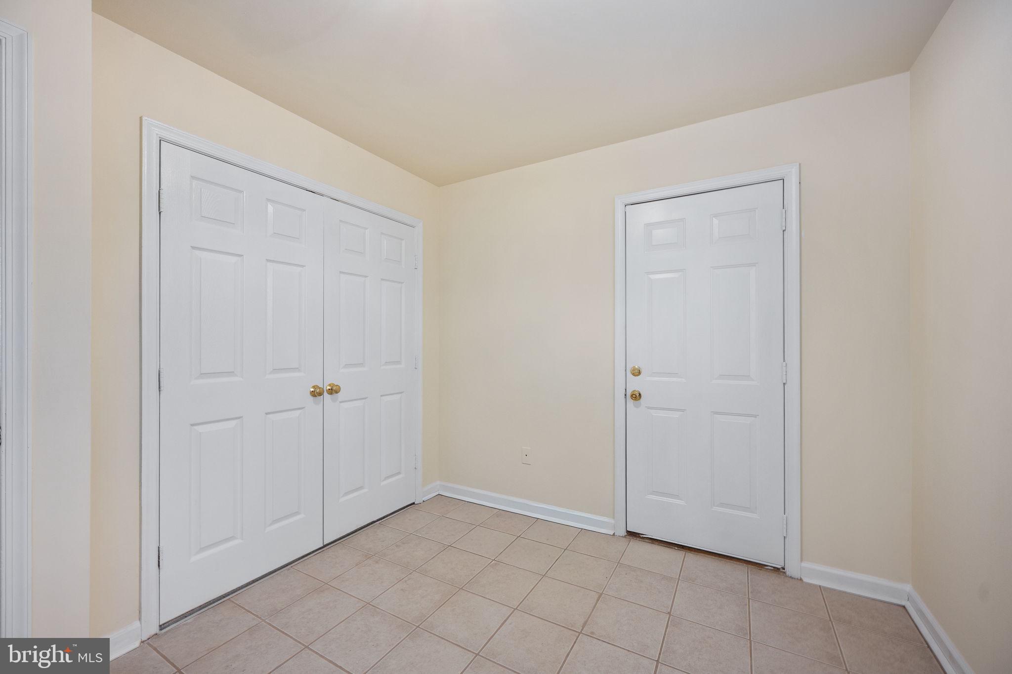 PRESIDENTIAL LAKES - Residential