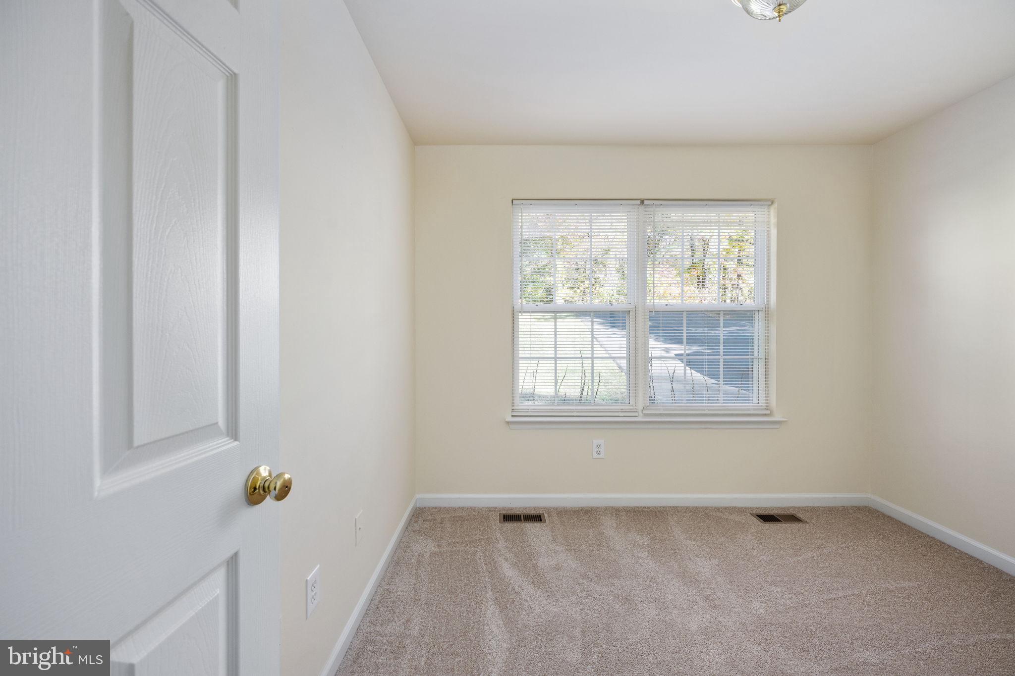 PRESIDENTIAL LAKES - Residential