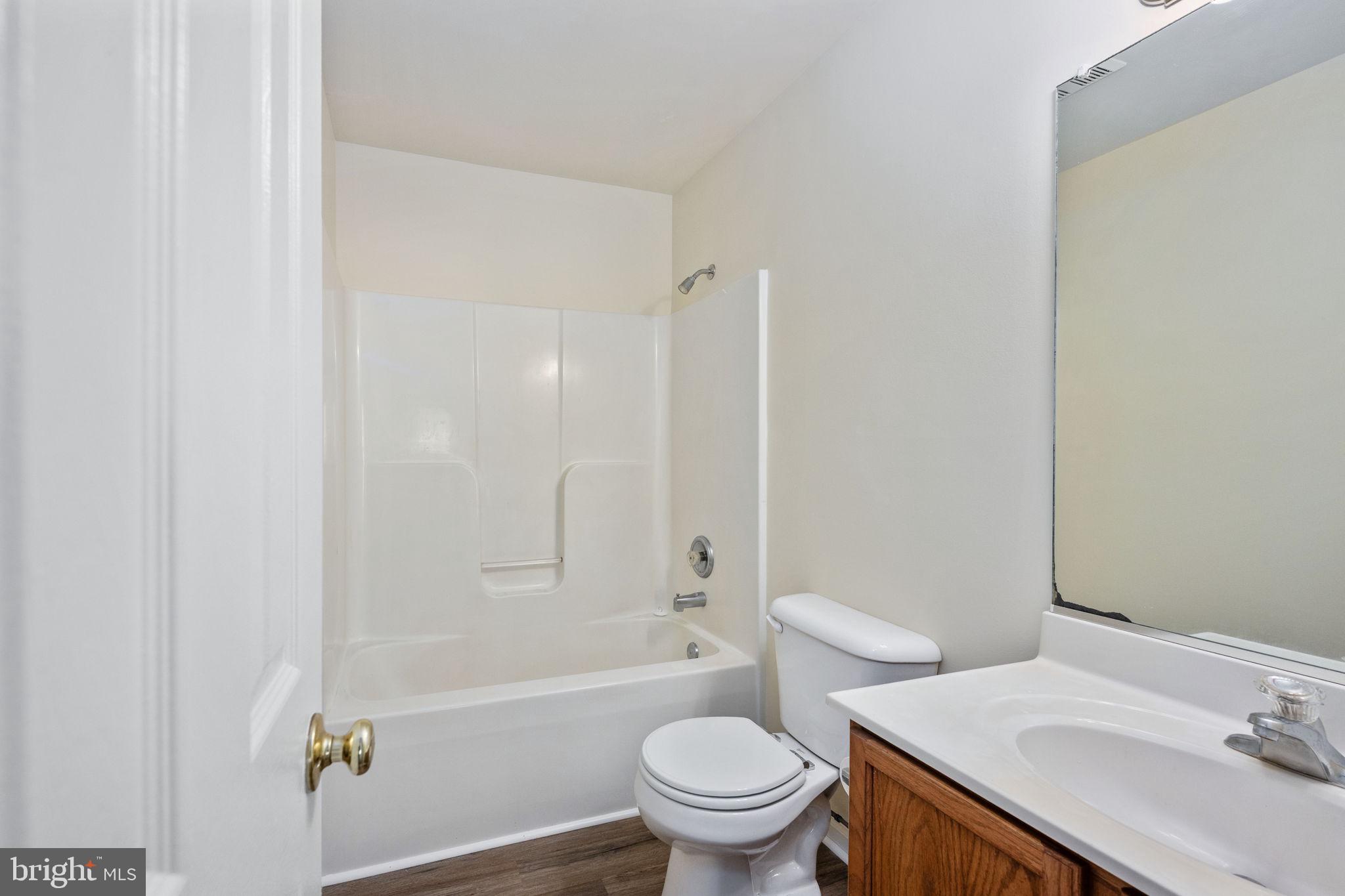 PRESIDENTIAL LAKES - Residential