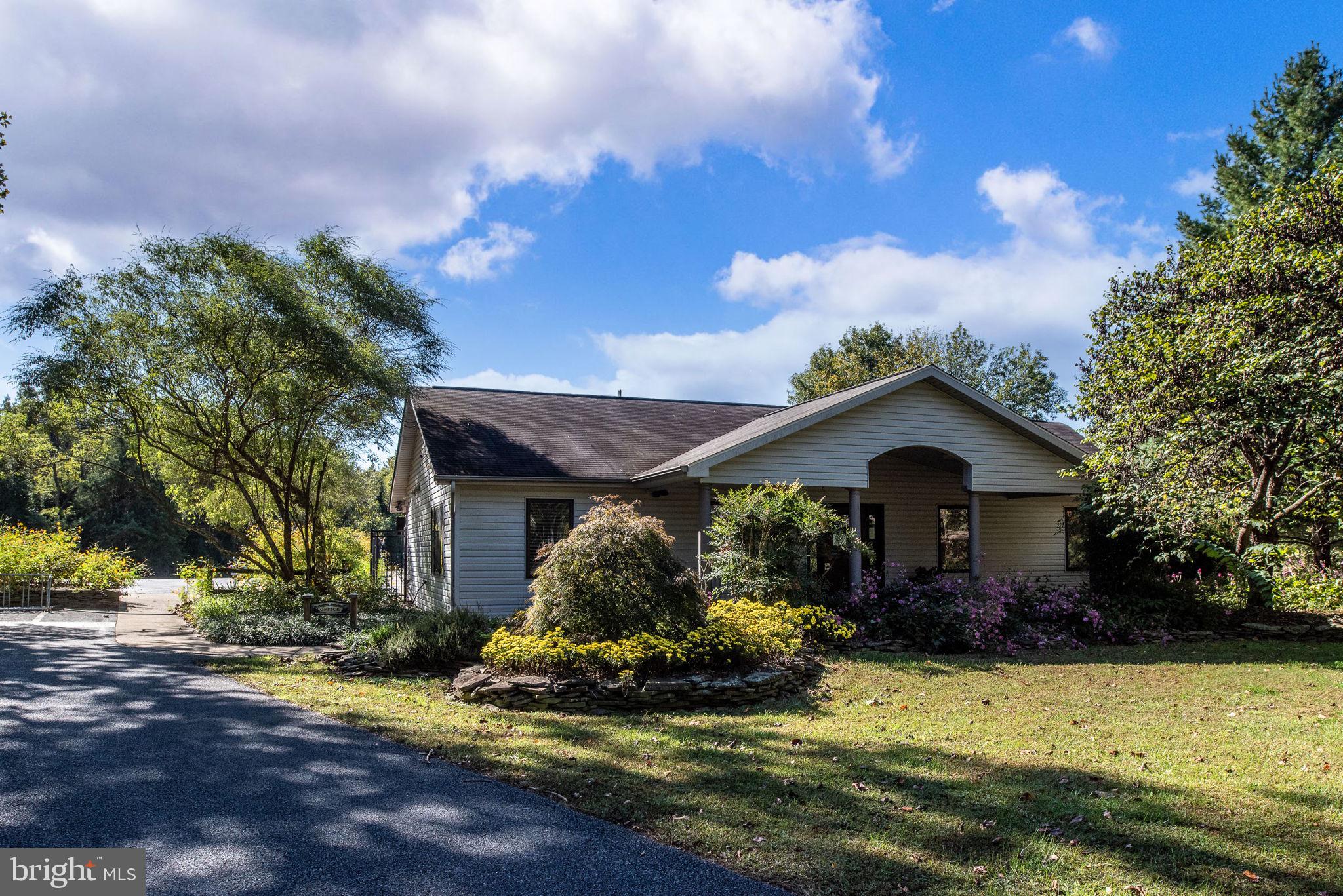 PRESIDENTIAL LAKES - Residential