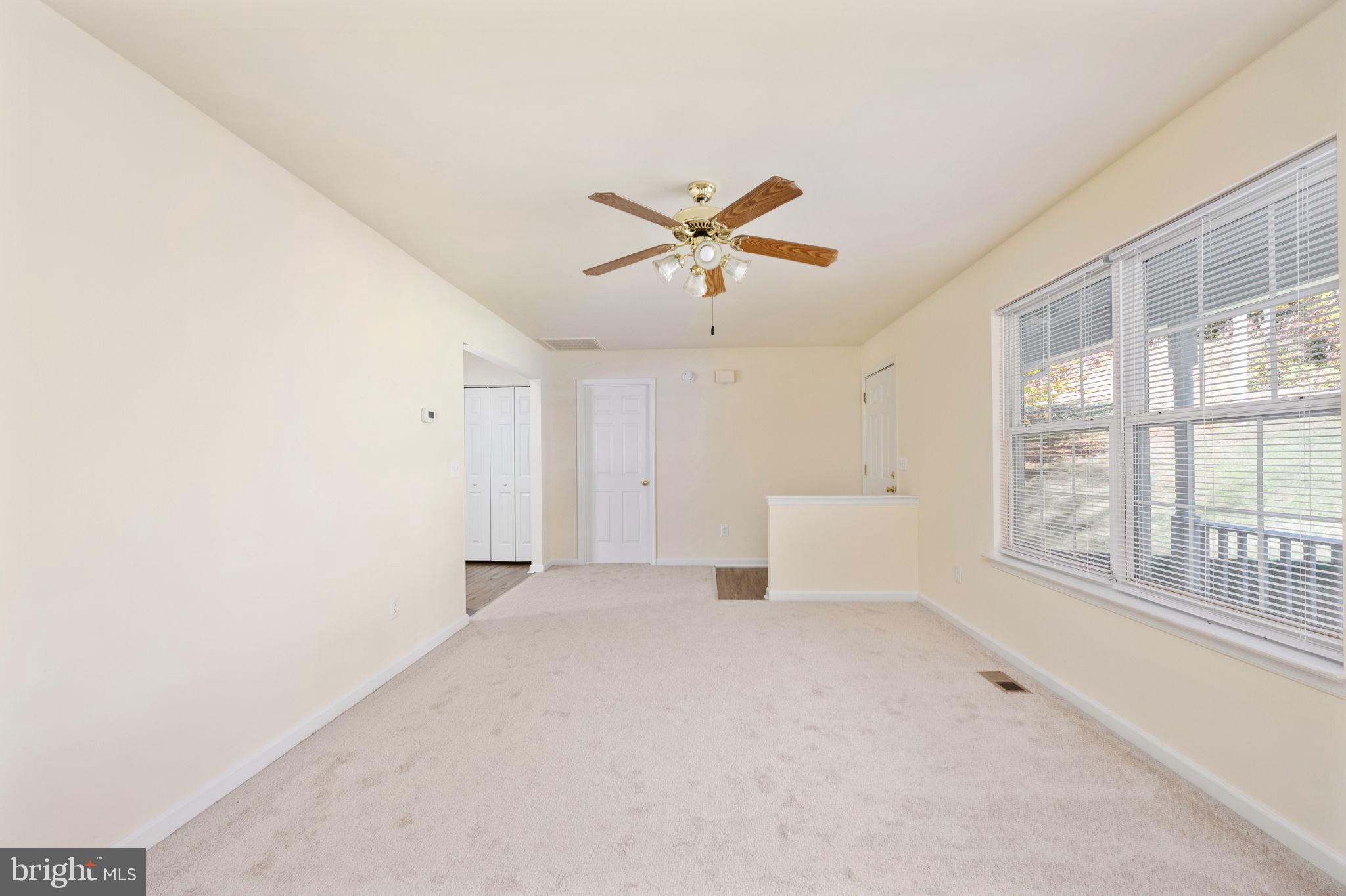 PRESIDENTIAL LAKES - Residential