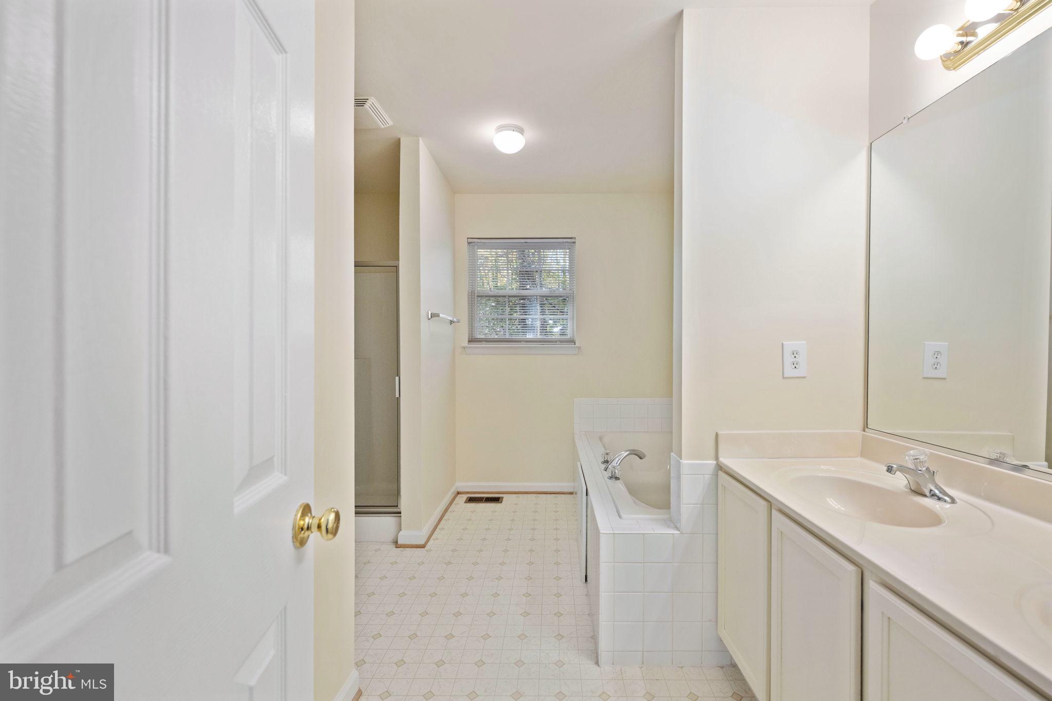 PRESIDENTIAL LAKES - Residential