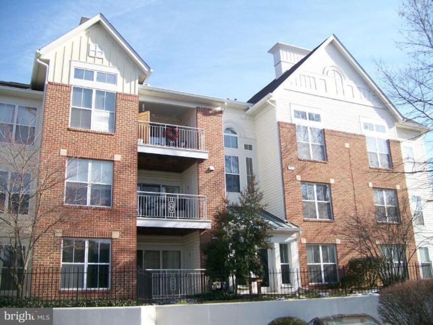 Spacious and bright, modern and sleek - a real beauty in a great community centrally located in close proximity to Ft Meade.  All appliances are brand new as is the carpeting, paint and window treatments.  Large covered outdoor deck that allows for outdoor entertainment.   This will not last