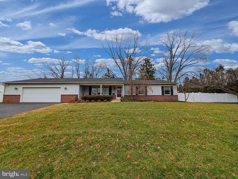 807 N BROAD STREET DOYLESTOWN PA 18901